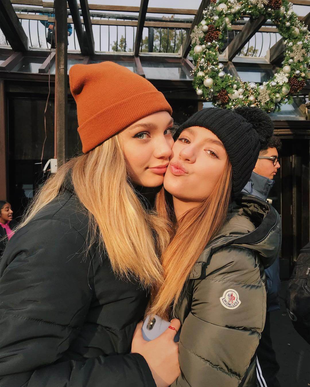 Mackenzie Ziegler And Maddie Ziegler