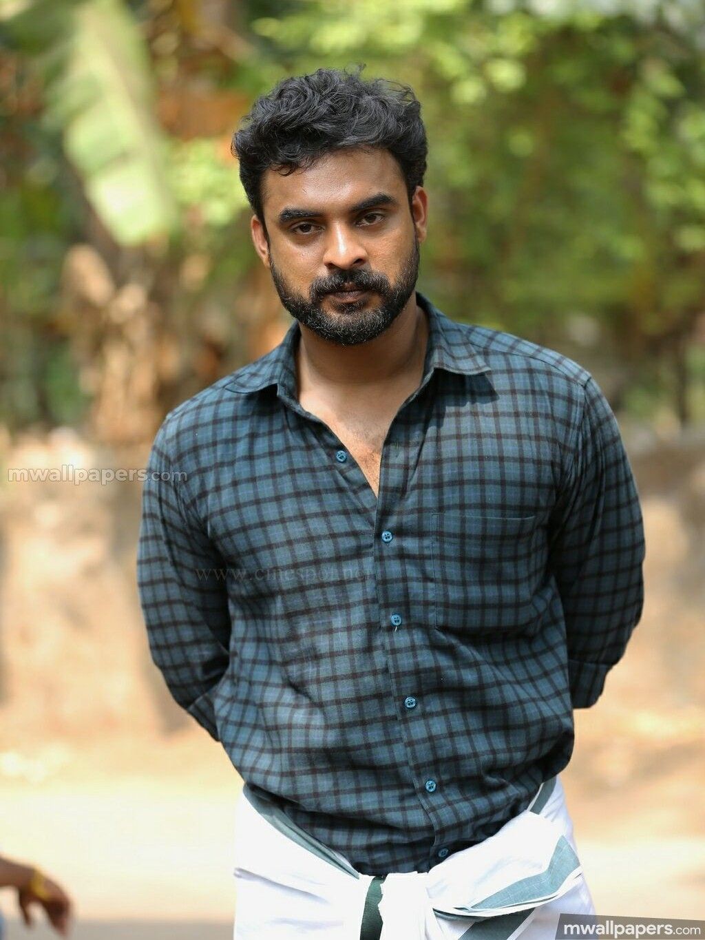 Tovino Thomas HD Wallpaper Image (1080p) (1024x1365)