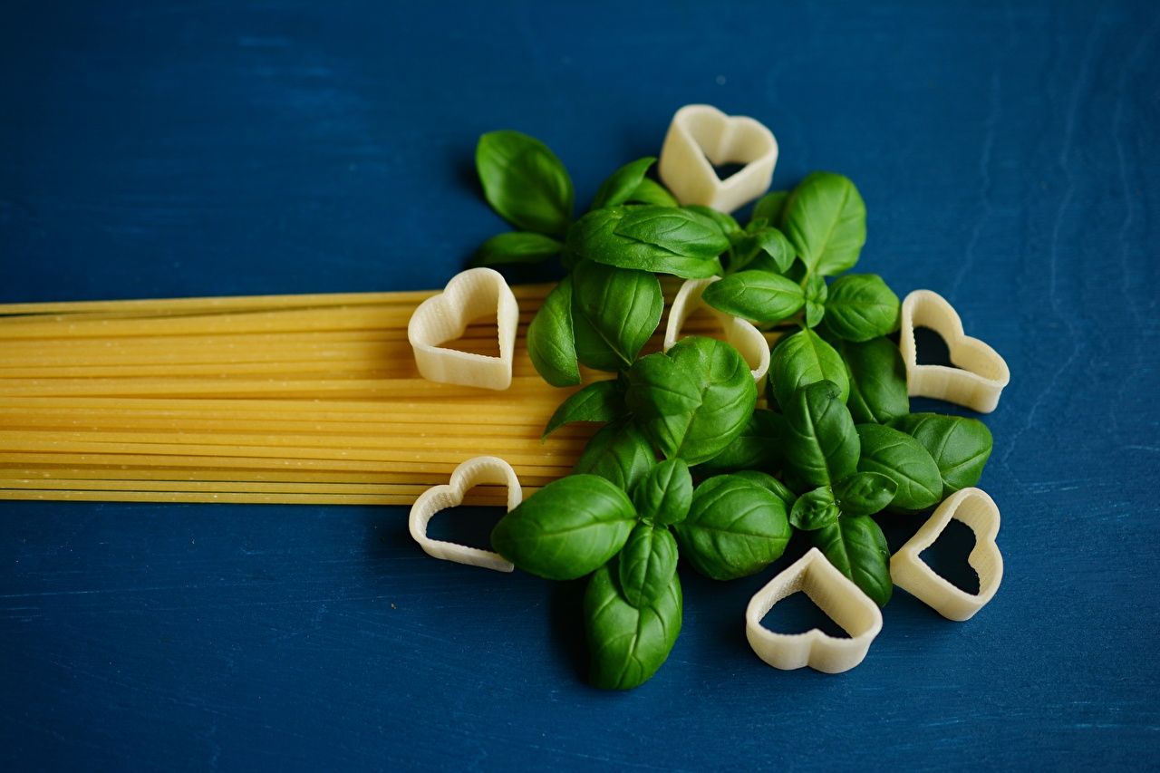 Image Foliage Heart Pasta Basil Food Colored background