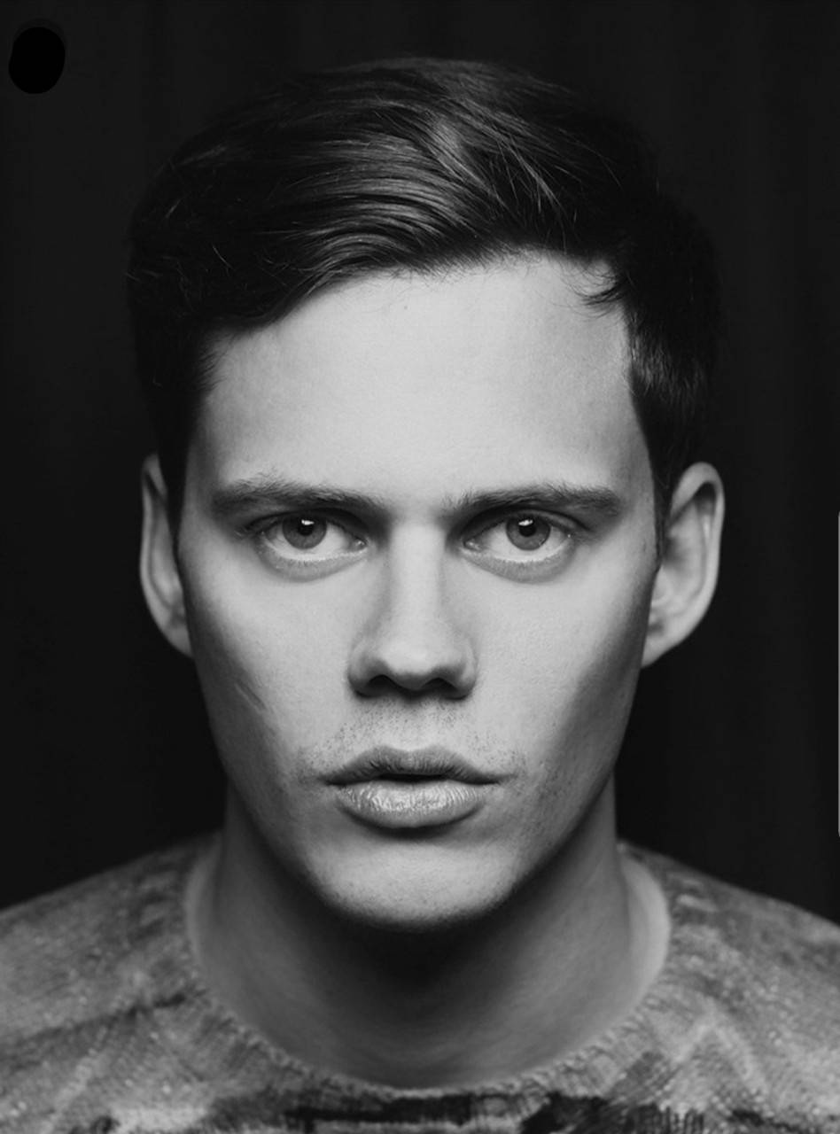 Bill Skarsgard wallpaper