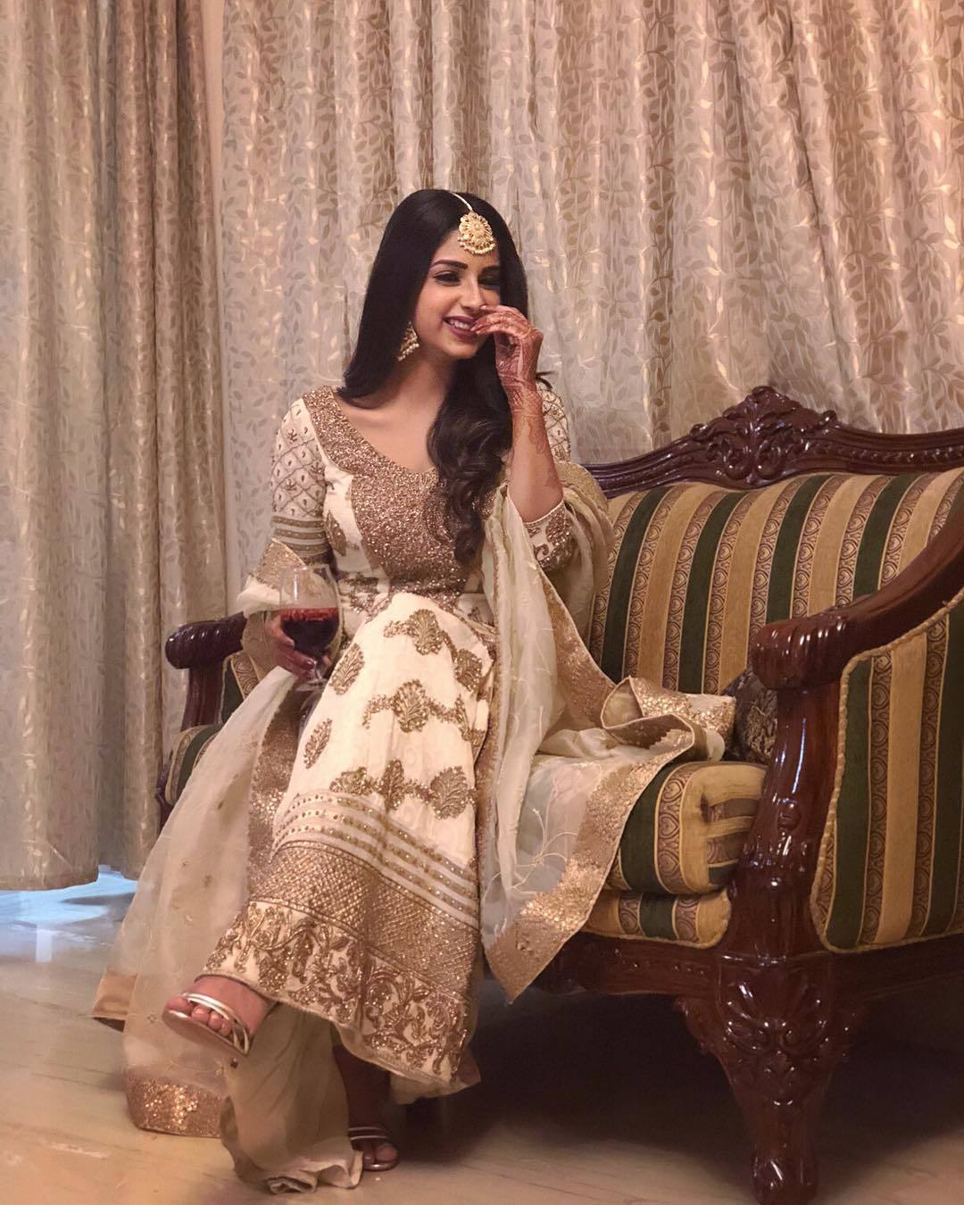 Avantika Hundal's Feet << wikiFeet