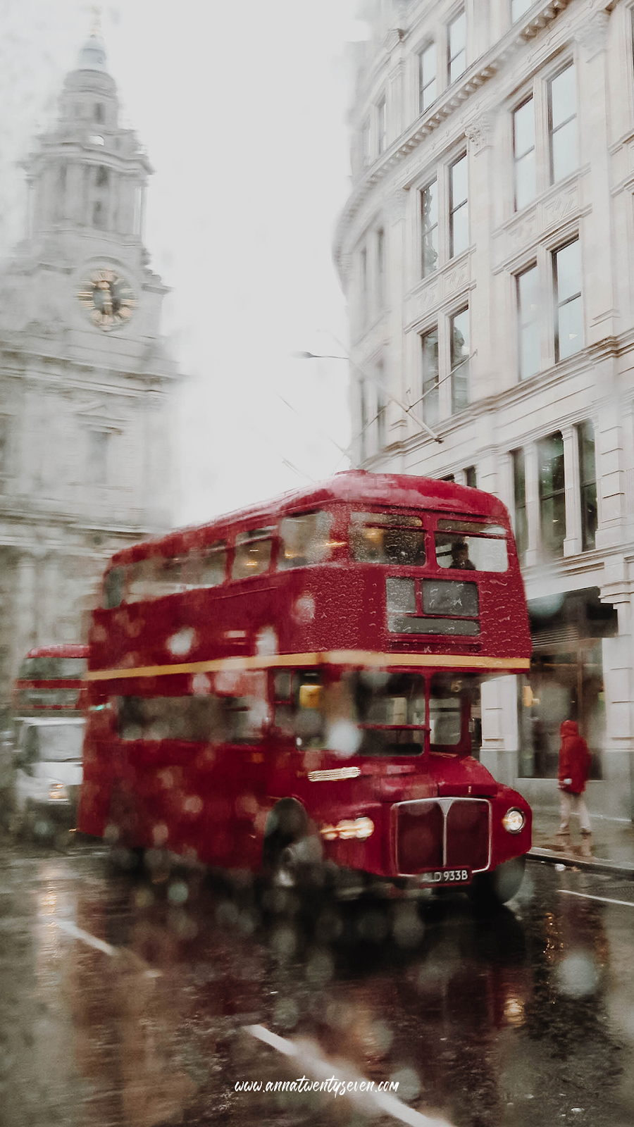 LONDON BUS. ANNA TWENTY SEVEN. London wallpaper, London rain, London bus