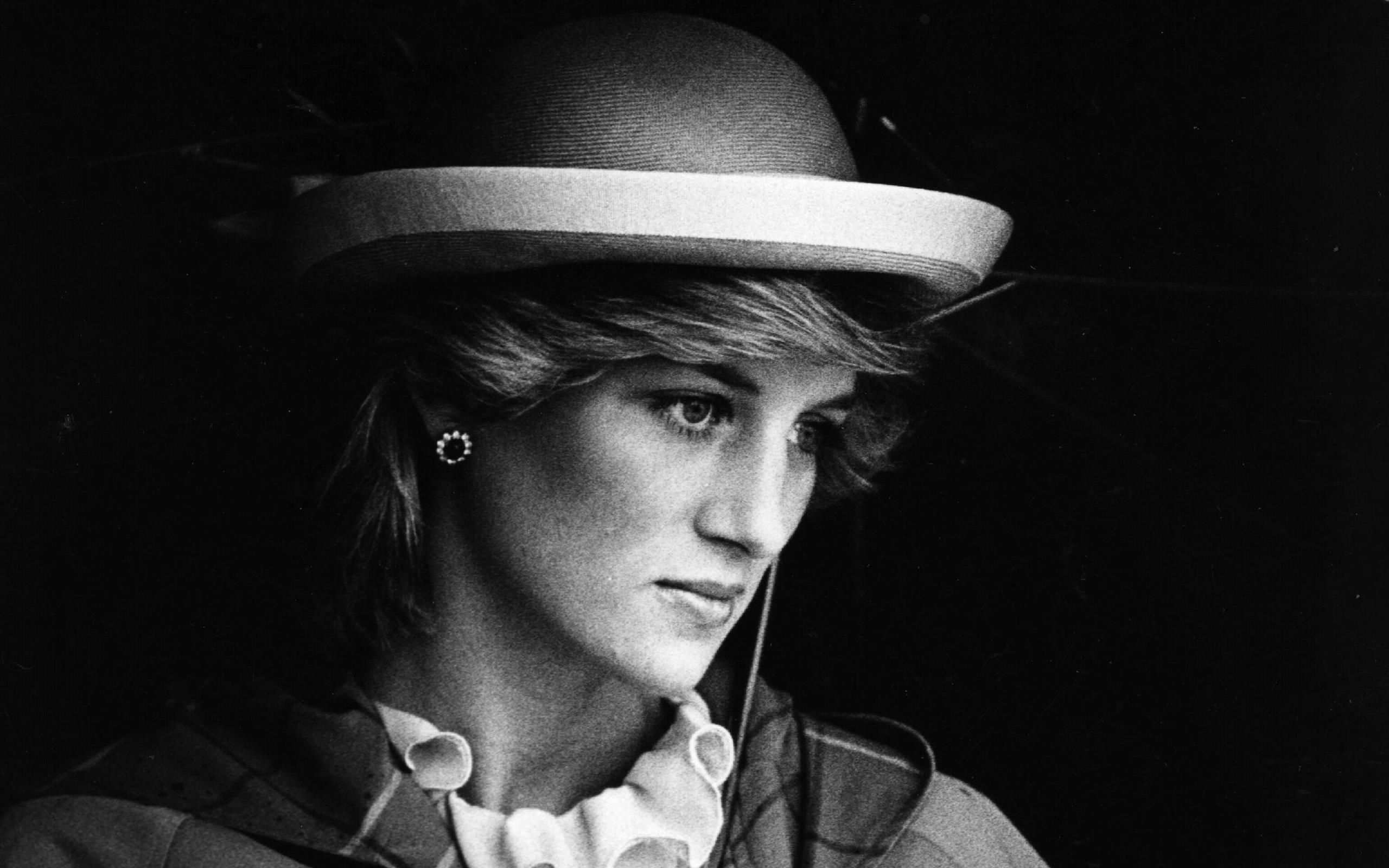Download wallpaper Princess Diana, Princess of Wales, portrait, monochrome, United Kingdom, Diana Frances Spencer for desktop with resolution 2560x1600. High Quality HD picture wallpaper