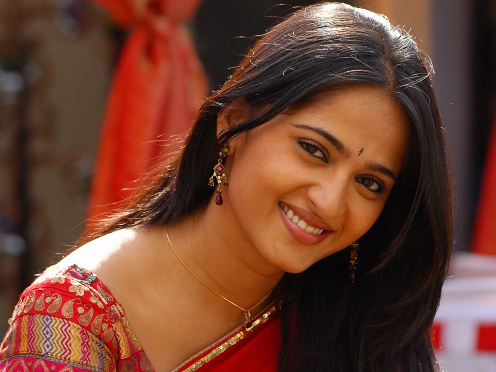 Free download South Indian Actress Anushka Shetty Wallpaper 2013 Wallpaper HD FREE [1600x1200] for your Desktop, Mobile & Tablet. Explore Bollywood Actresses Wallpaper HD 2013. Indian Actress Wallpaper, Bollywood