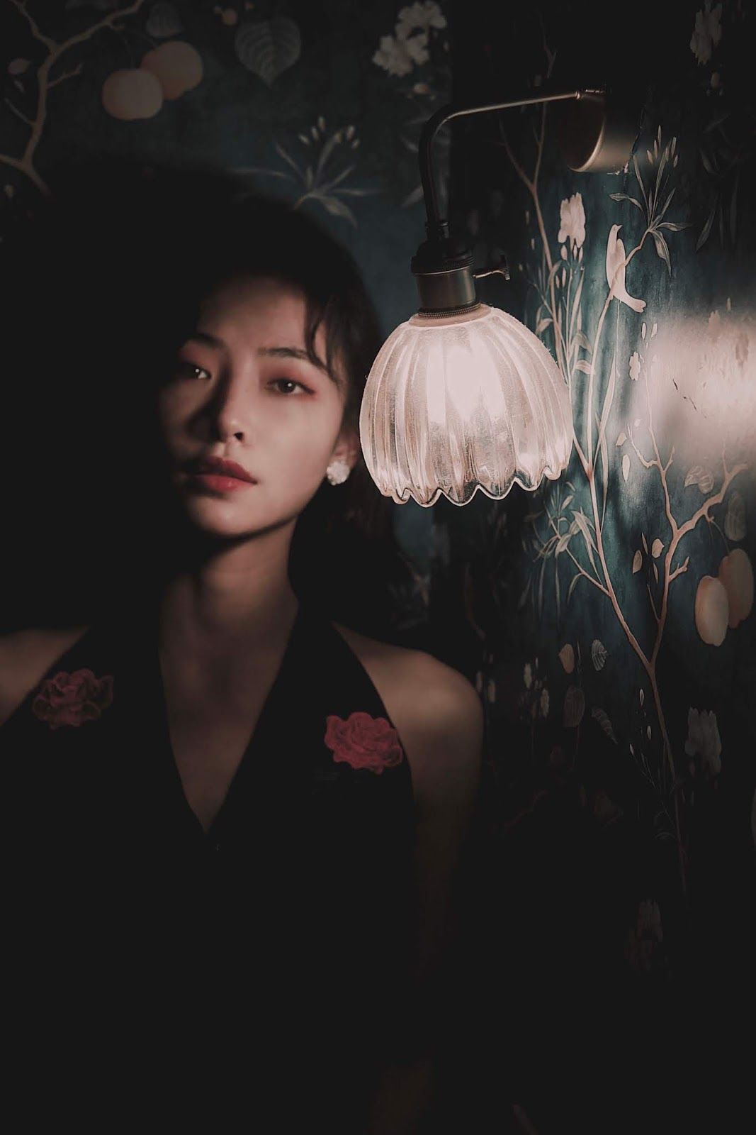 Xu Jiaqi poses for photo shootchinaentertainmentnews.com