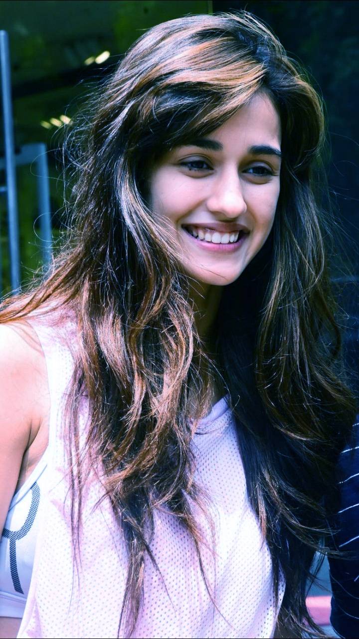 Disha patani wallpaper by Evilstarsai .zedge.net