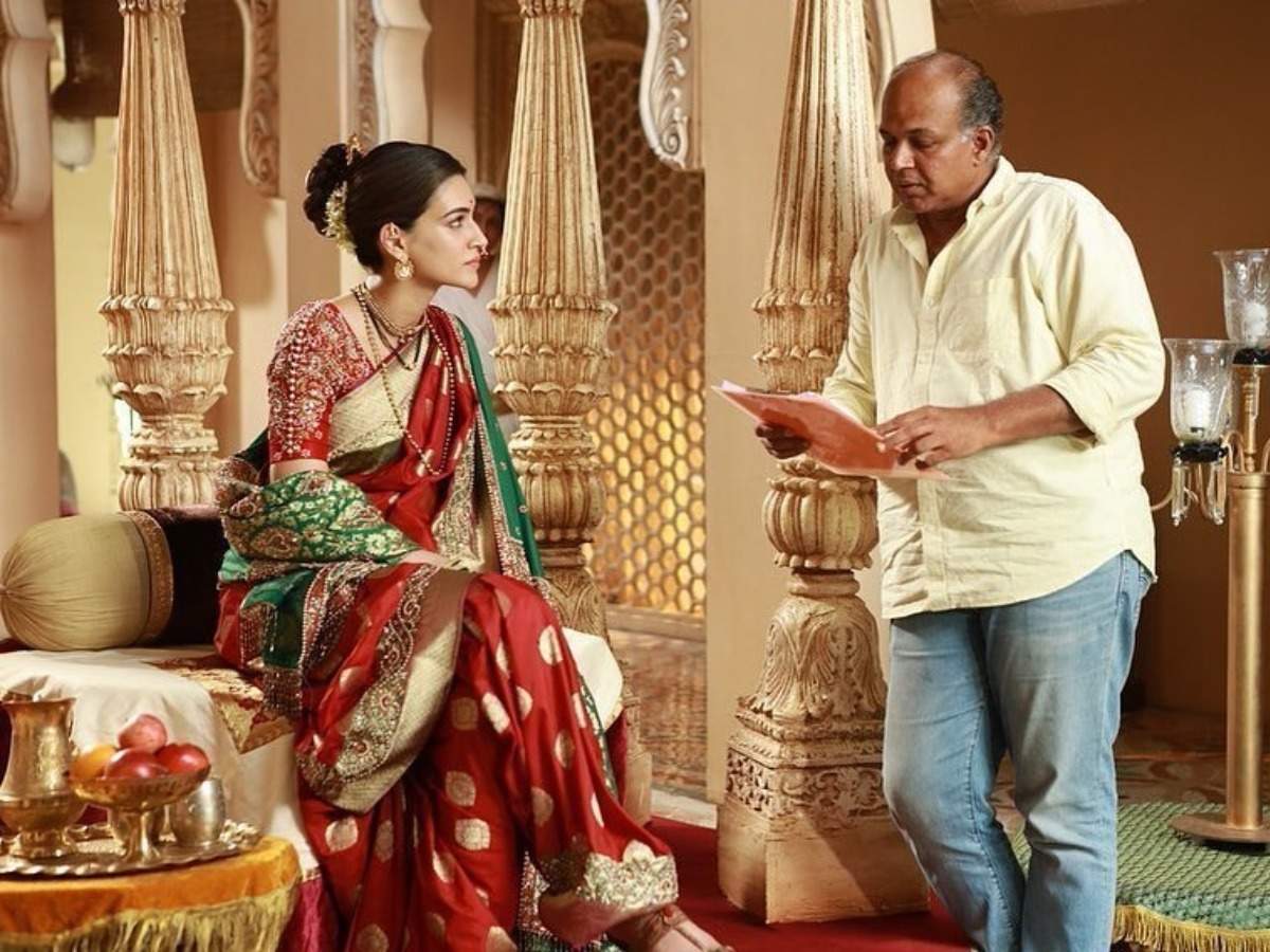 Kriti Sanon: Here's a BTS pic of Kriti .timesofindia.indiatimes.com
