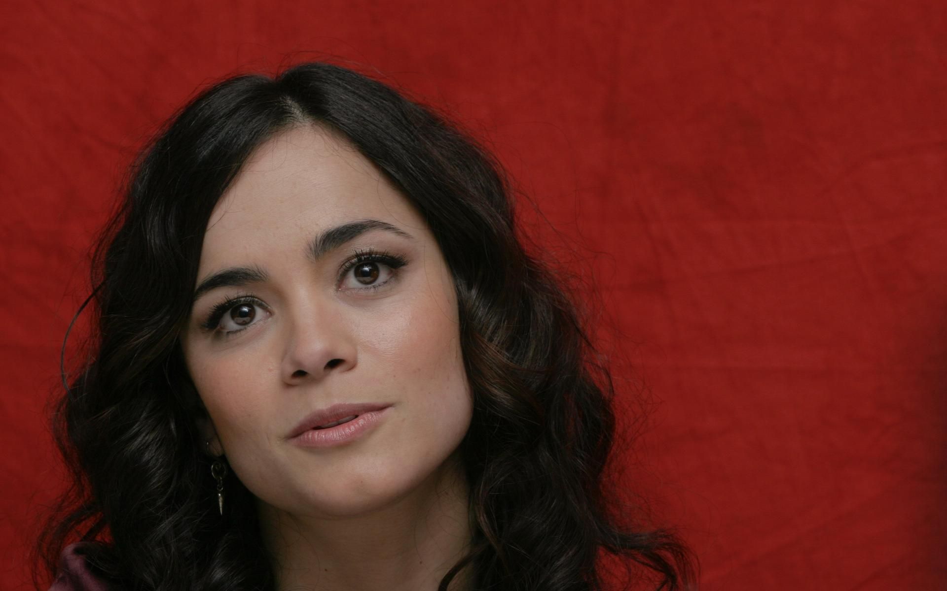 alice braga HD wallpaper, backgroundcoolwallpaper.me