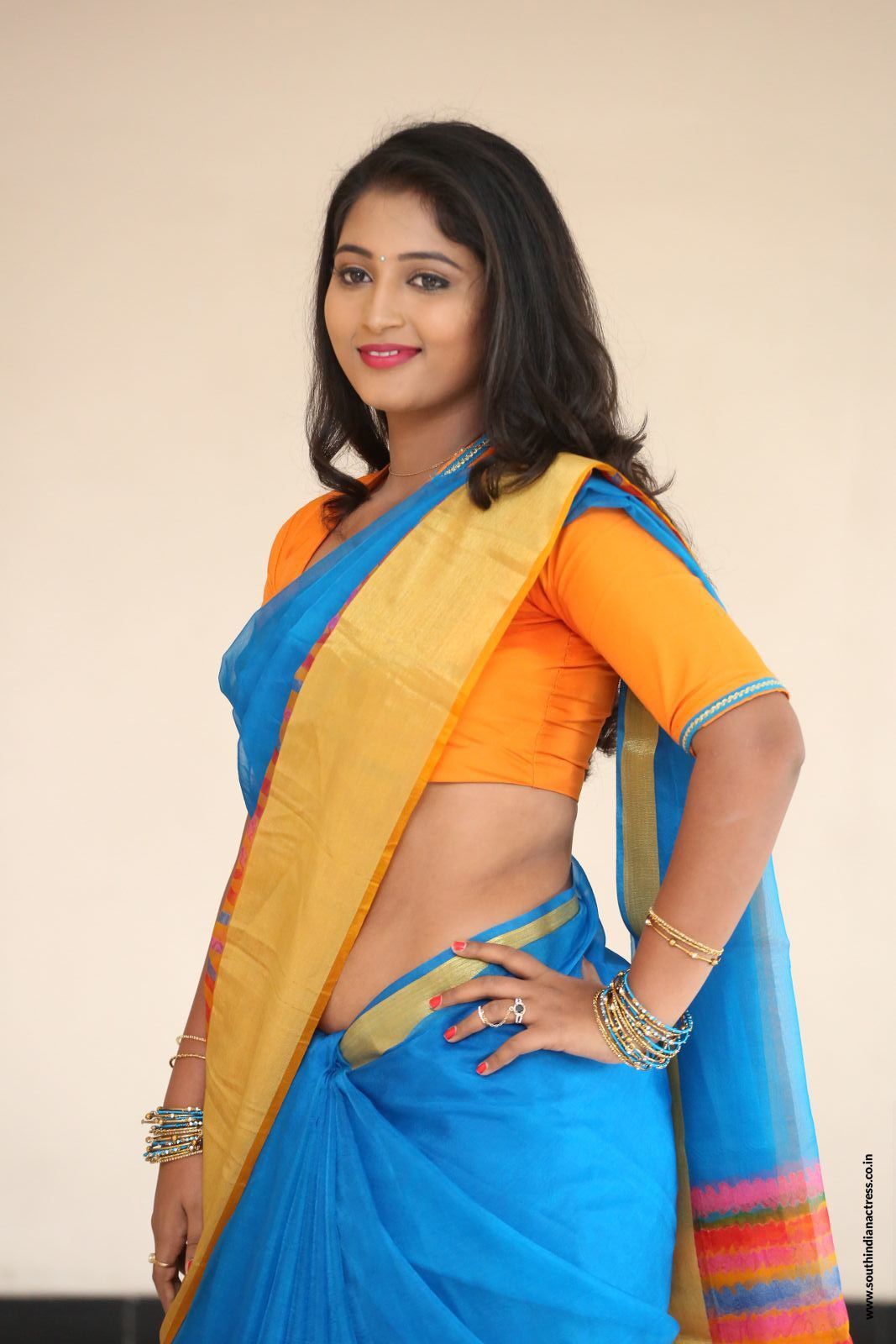 Actress Teja Reddy hot navel show in .teluguactressgallery.com