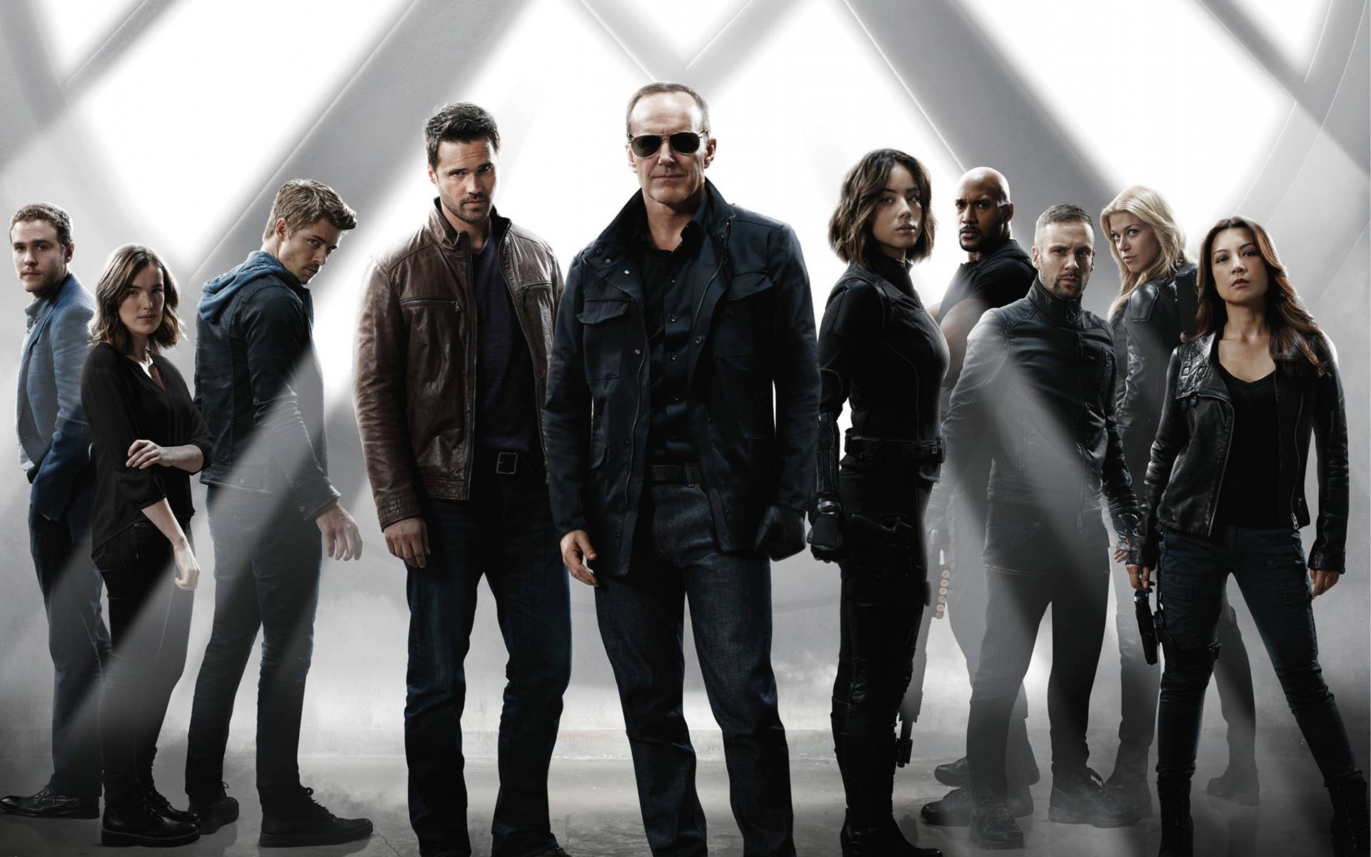 Team Cap vs. Team Iron Man: Agents of S .syfy.com