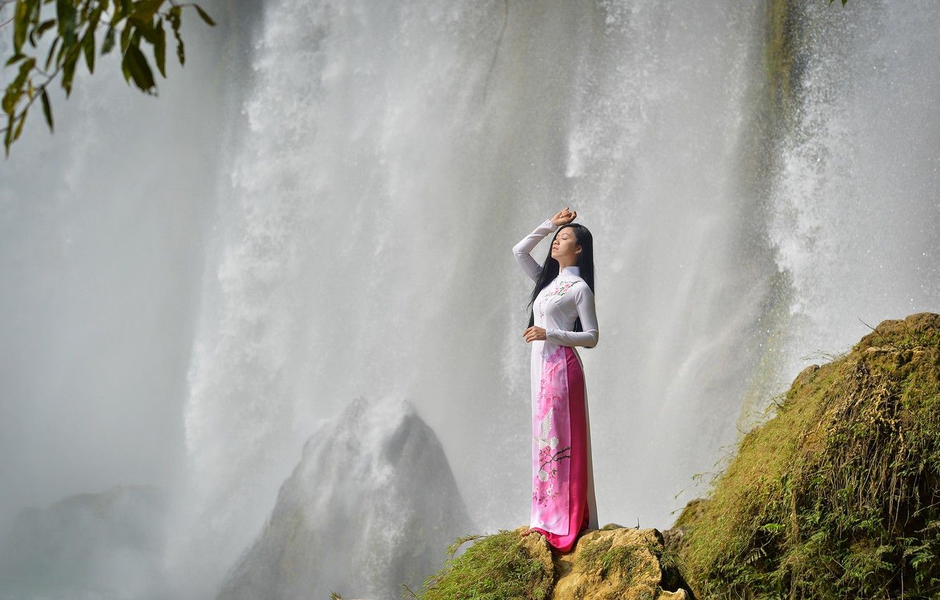 Wallpaper girl, waterfall, dress, Asian .goodfon.com