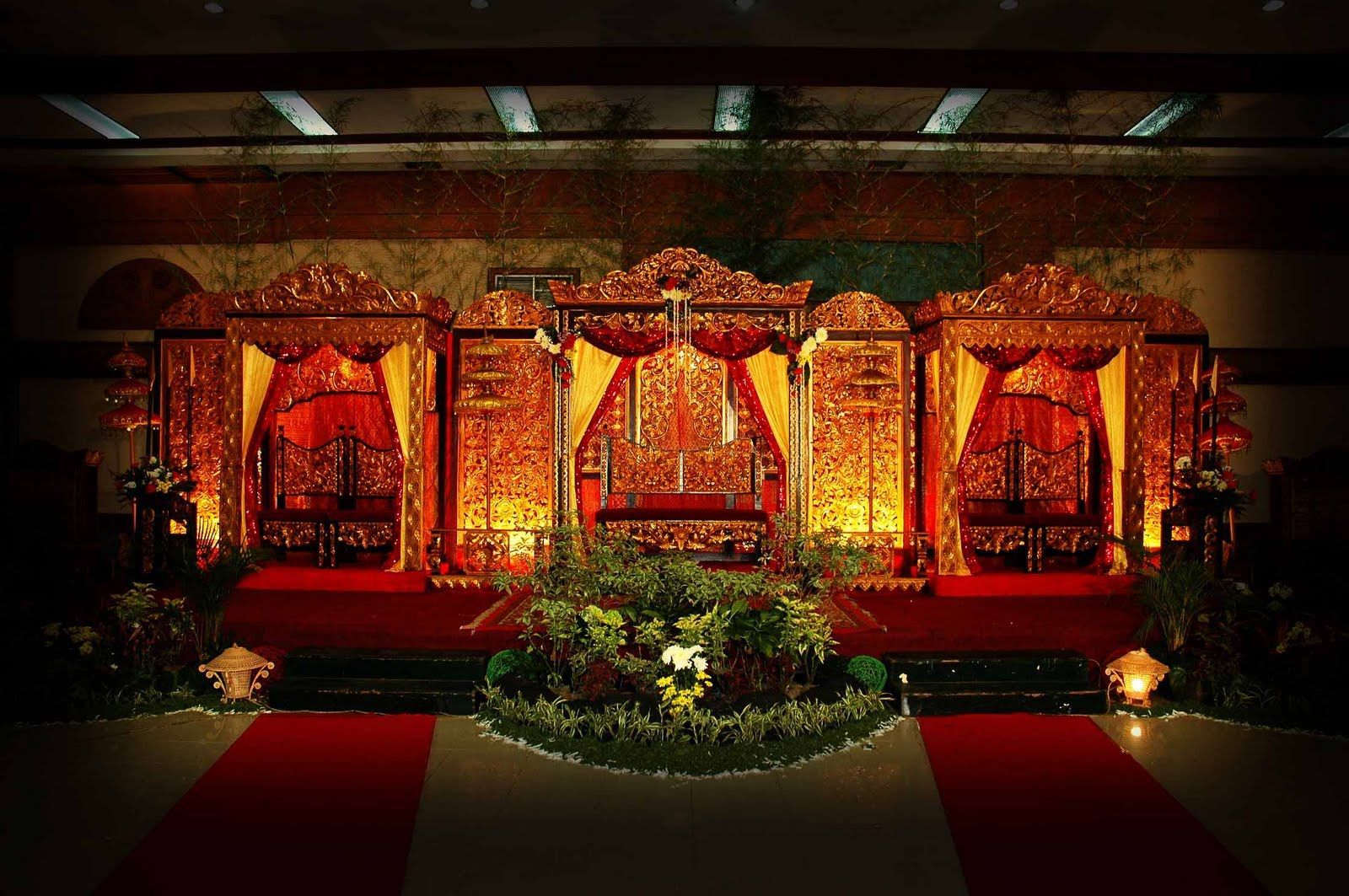 Indian Wedding stage decoration .in.com