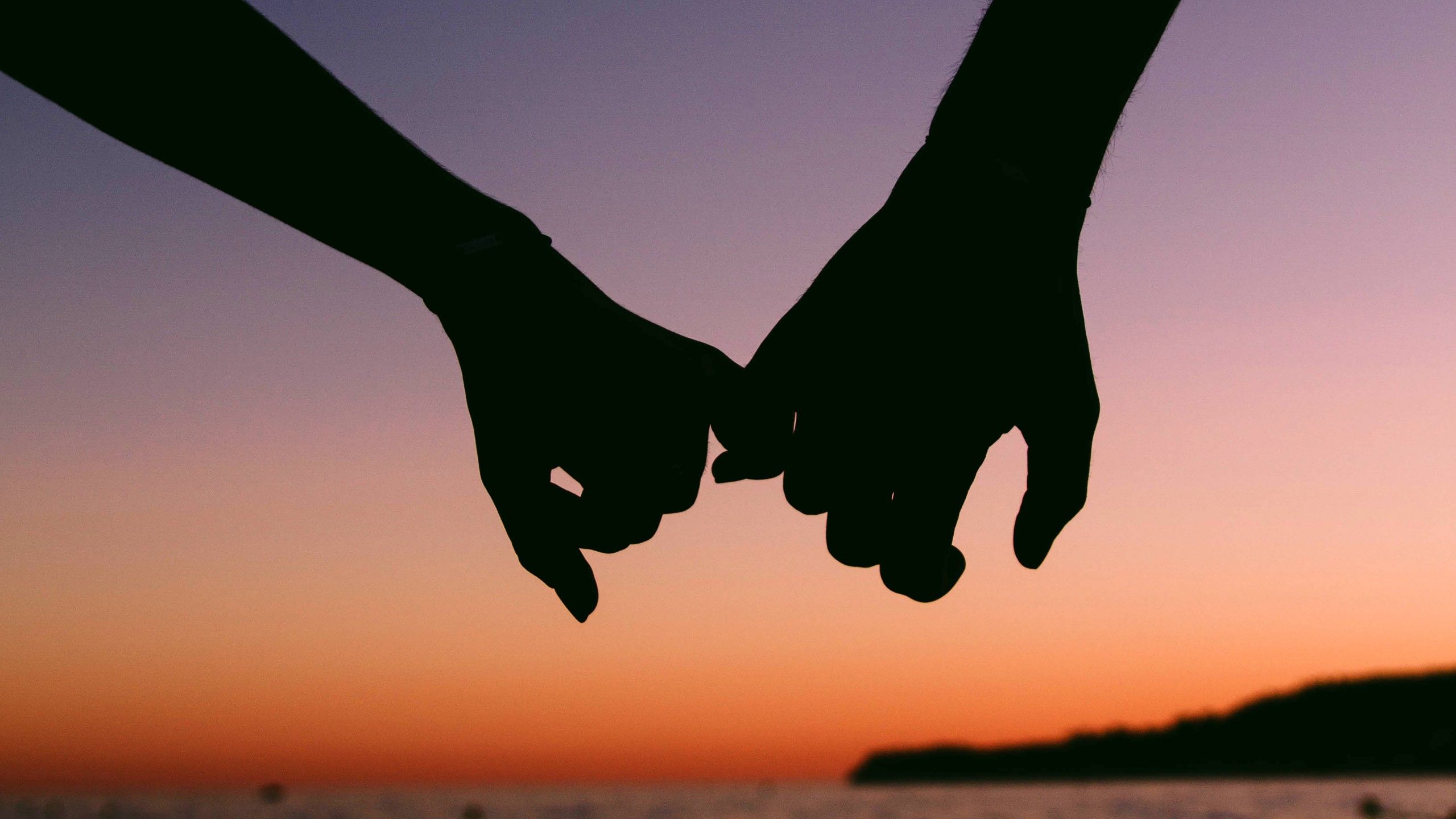 Hands together 4K Wallpaper, Couple, Silhouette, Sunset, Romantic, Love