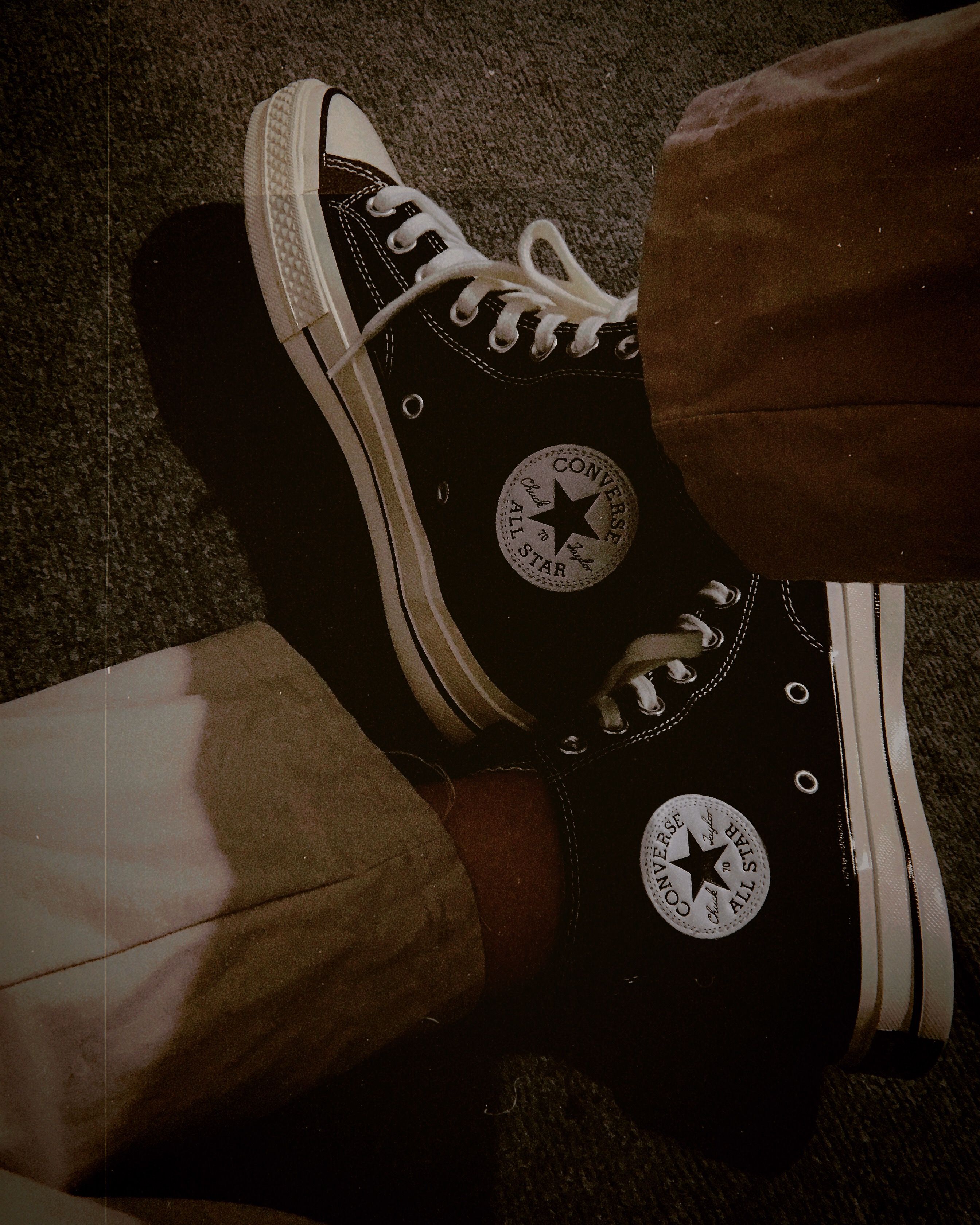 Wallpaper 2024 converse keren