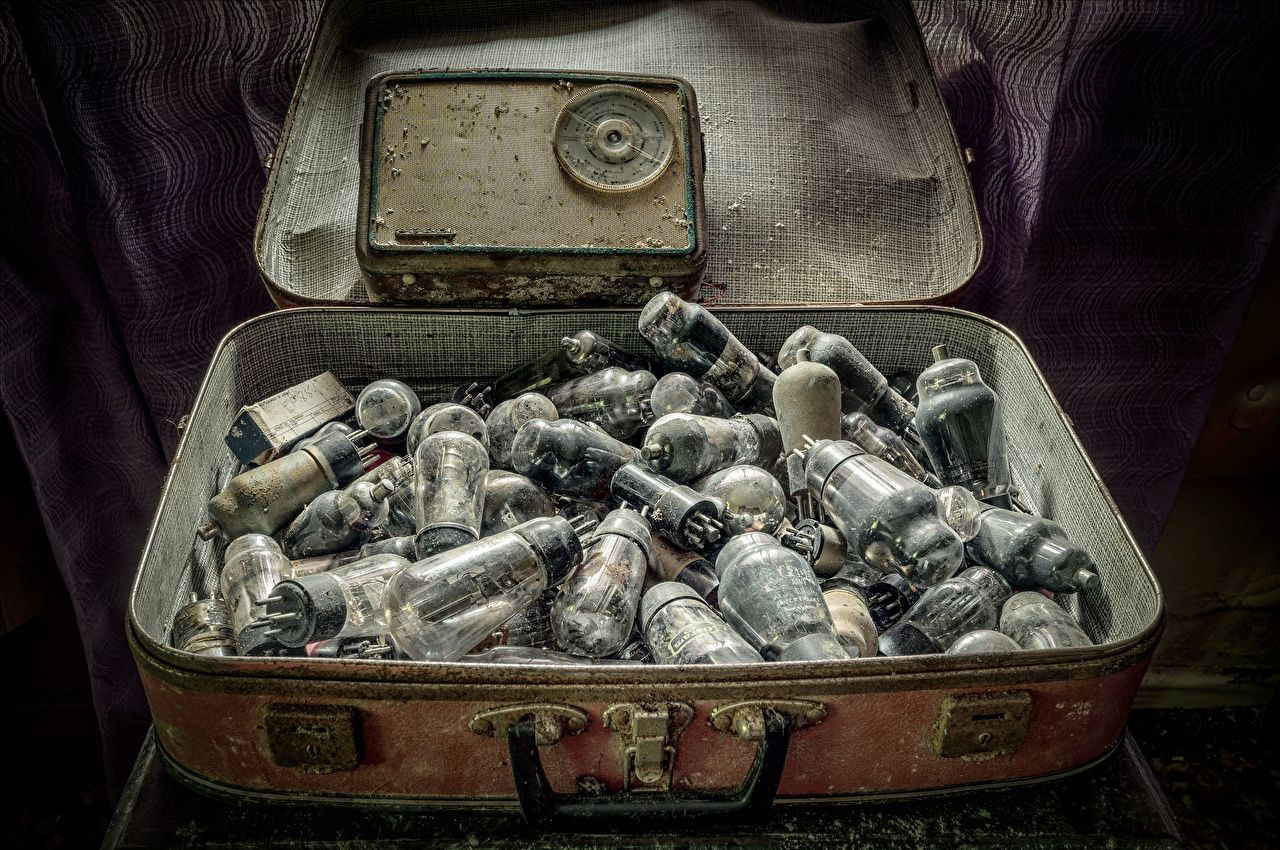 Desktop Wallpaper Radio receiver Old1zoom.net