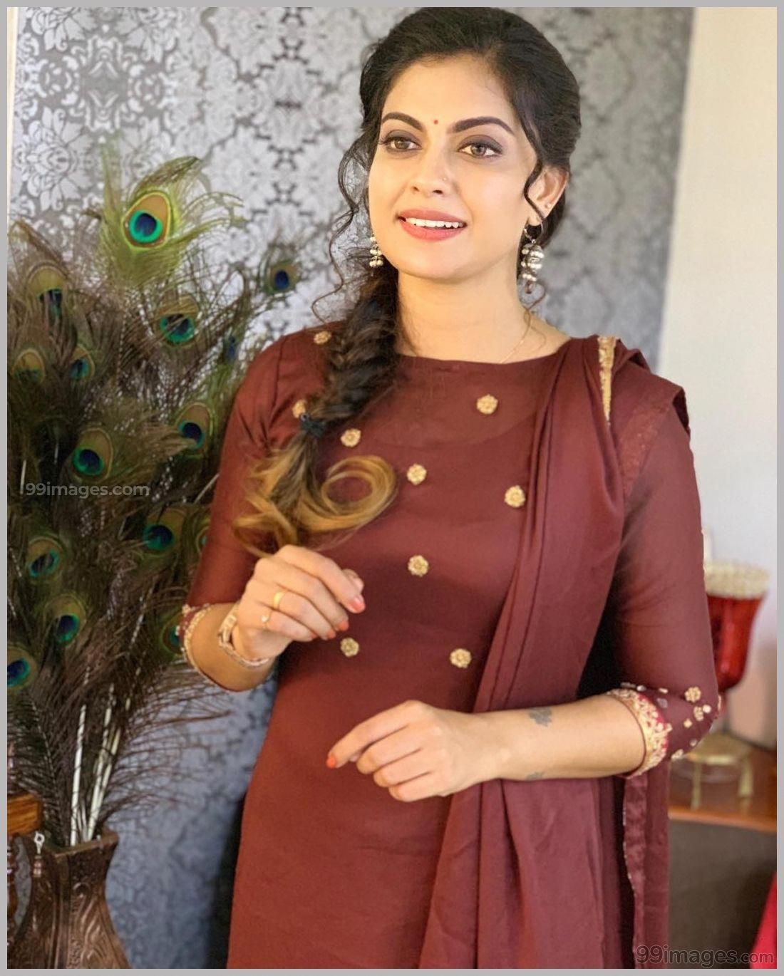 Designer party wear dresses .com