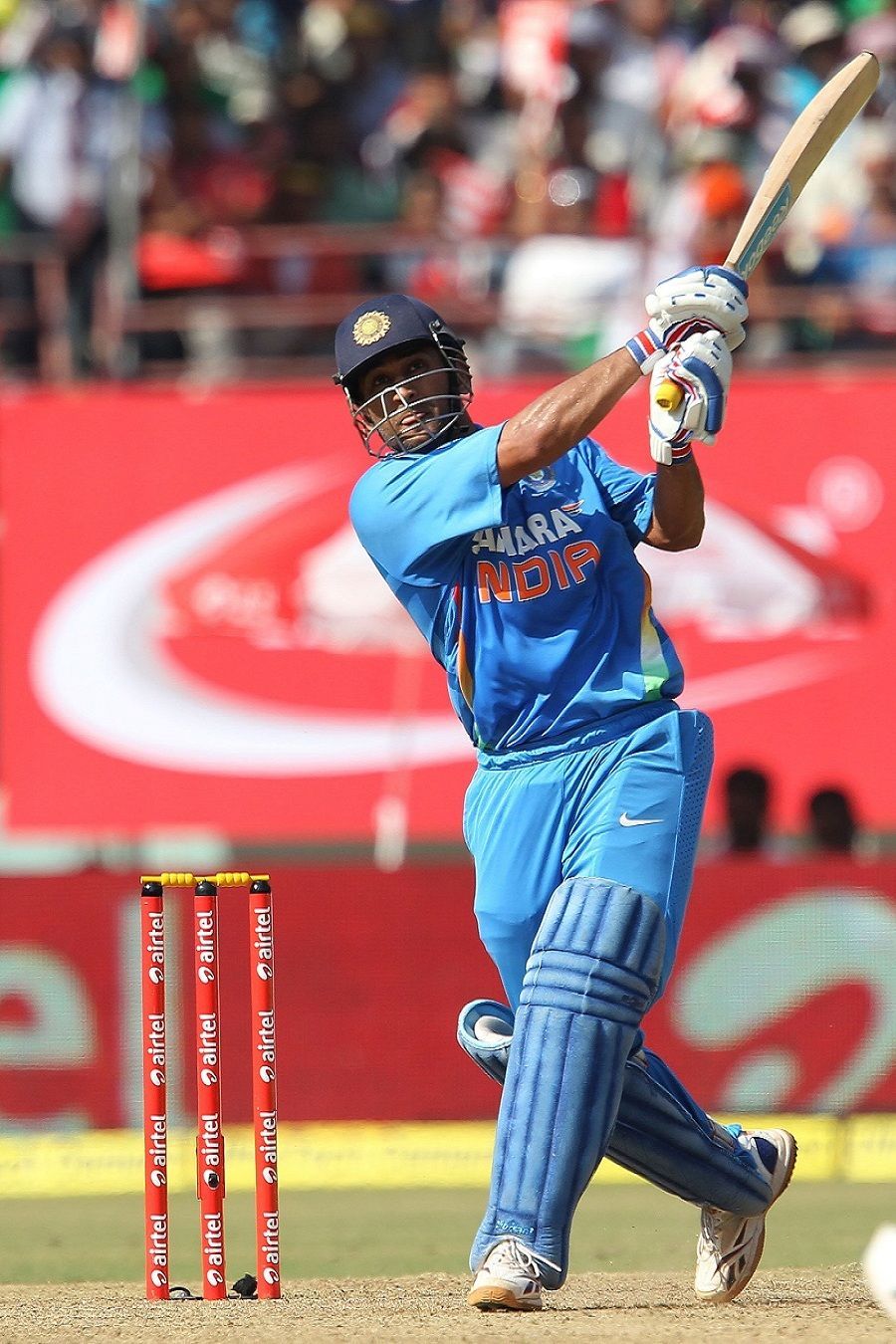 MS Dhoni (Ind) 72, sends one to.com