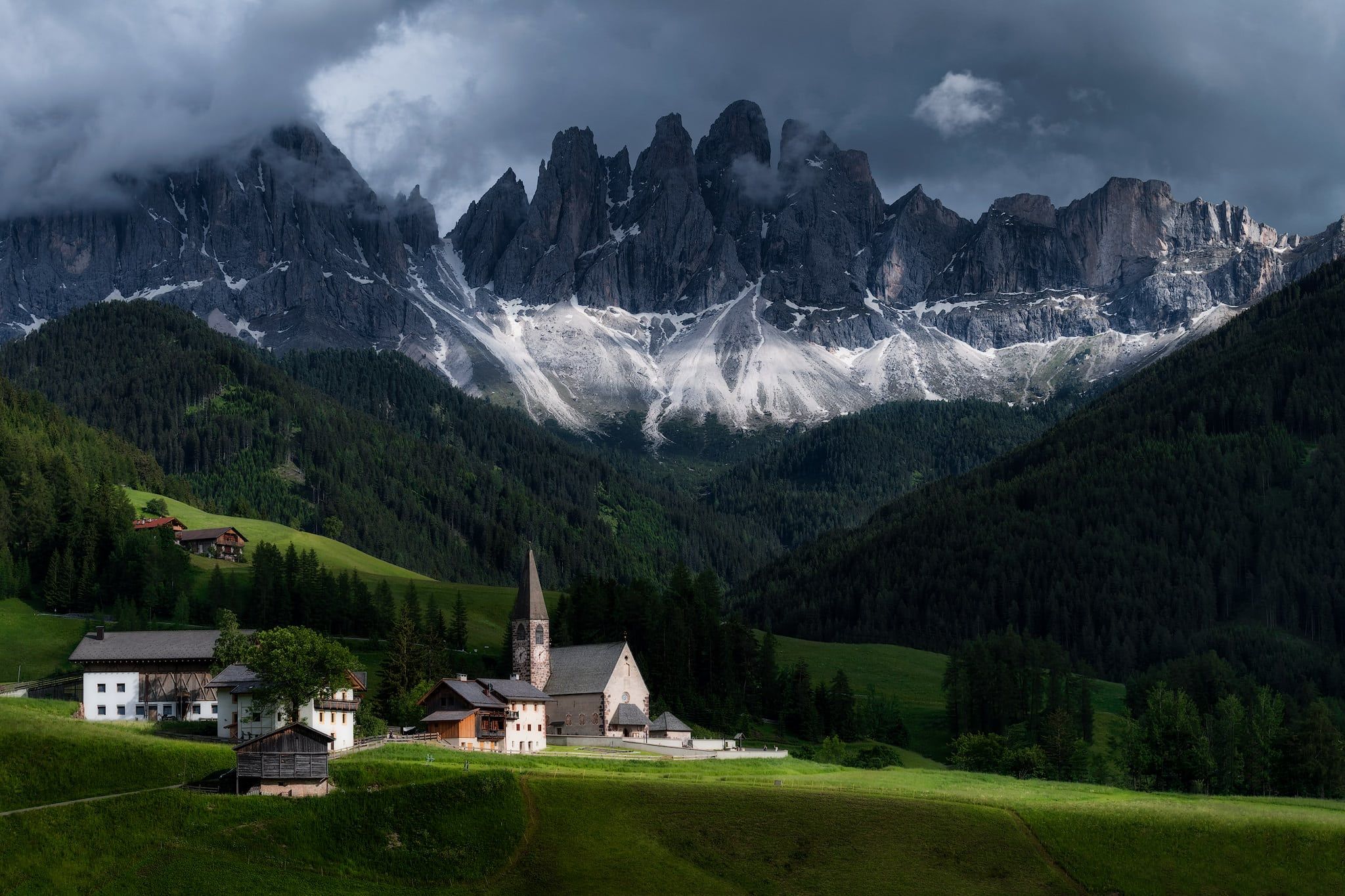 Odle Mountain Group. Dolomites, Italy .sumfinity.com