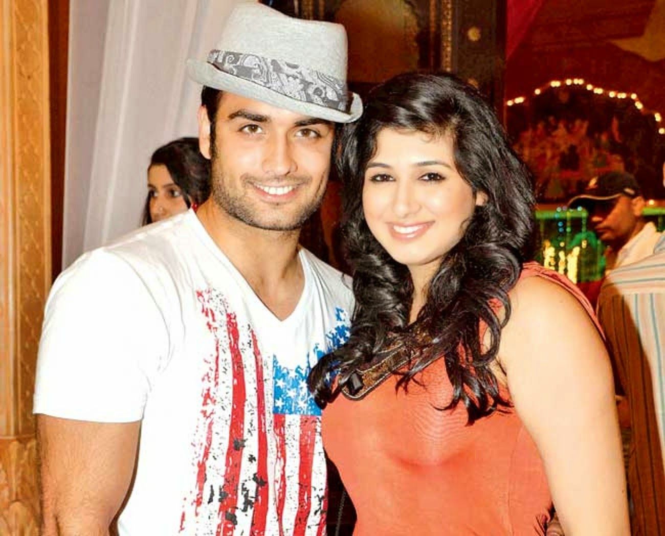Vivian Dsena & Vahbbiz Dorabjee .everycoupleshdwallpaper.blogspot.com