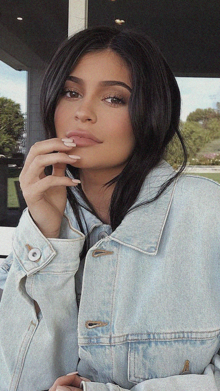 Kylie Jenner iPhone Wallpaper .itl.cat
