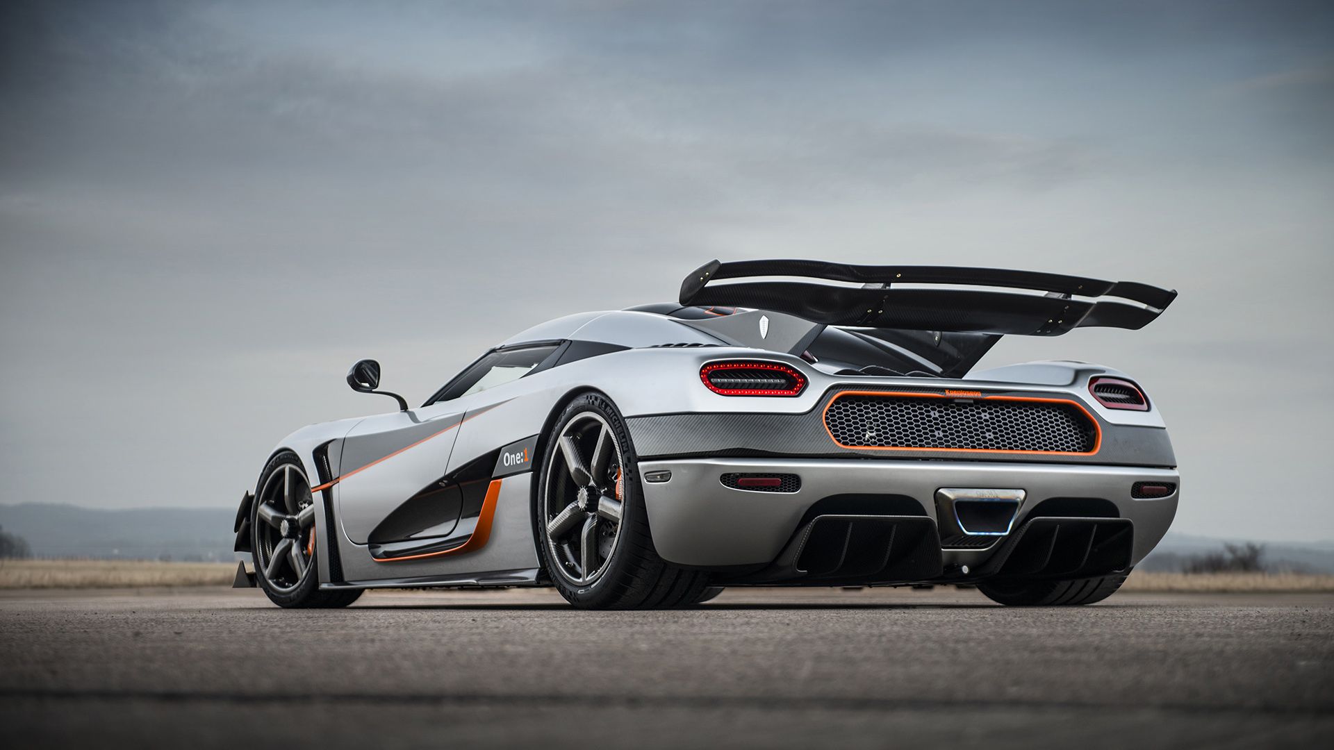 Koenigsegg One:1 Wallpaper, Specs .wsupercars.com