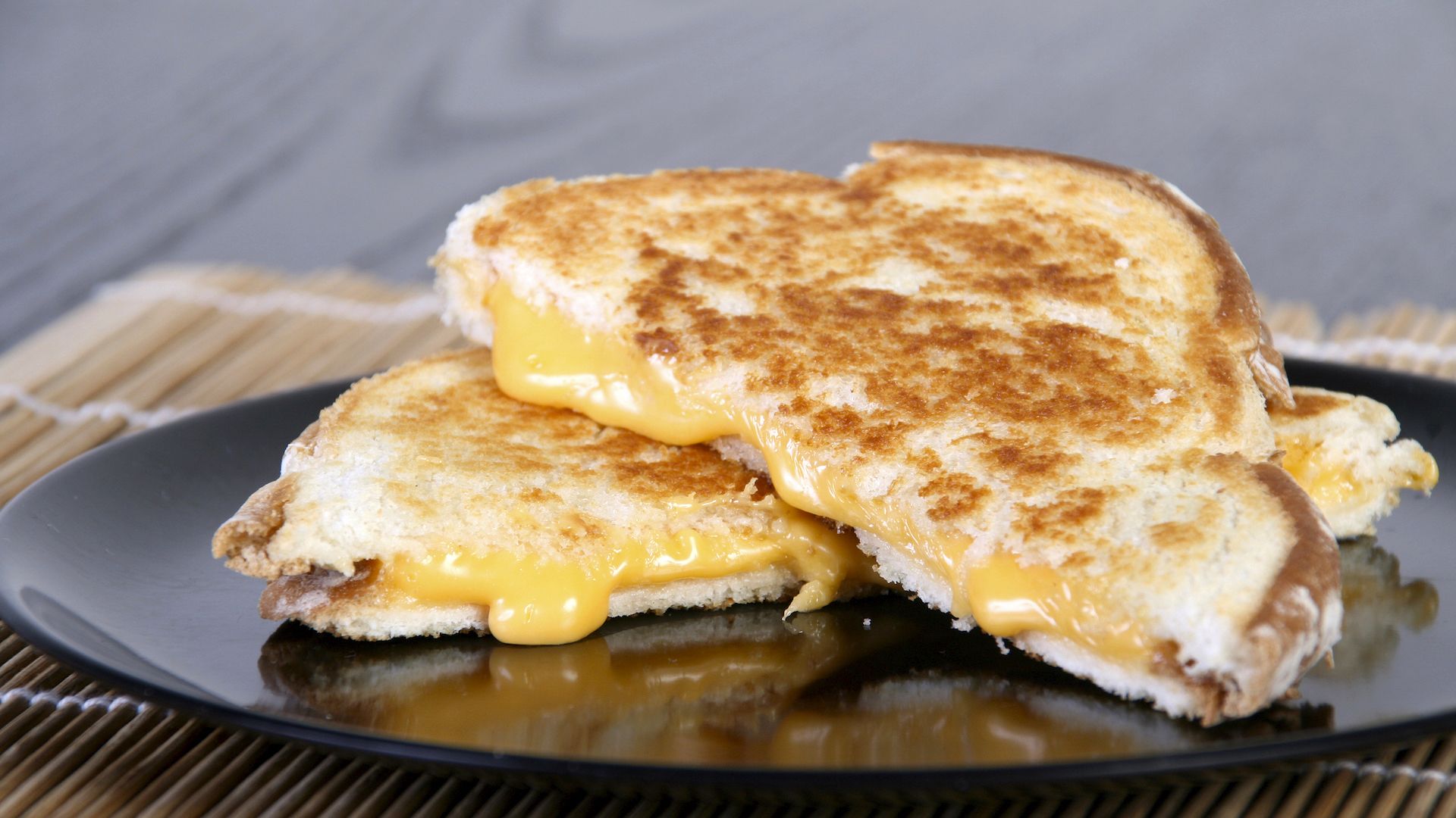 Make the perfect grilled cheese in 7 .sheknows.com