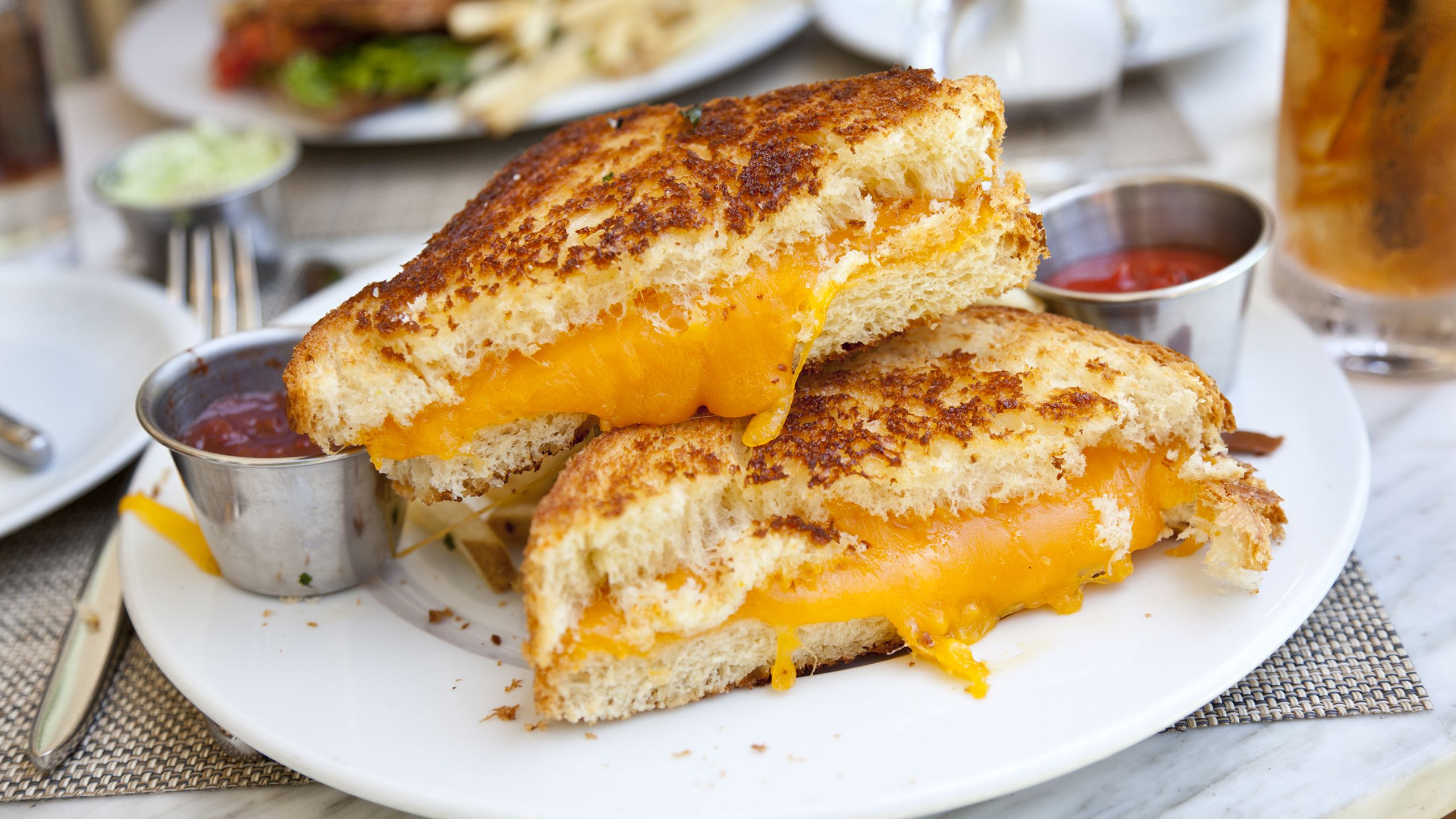 An Ode to the Grilled Cheese Sandwich .thedailybeast.com