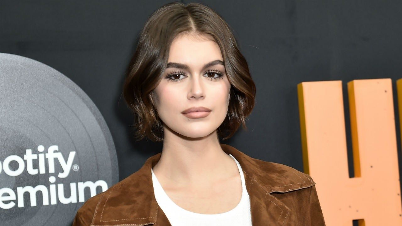 Kaia Gerber Posts Topless Selfie to .etonline.com