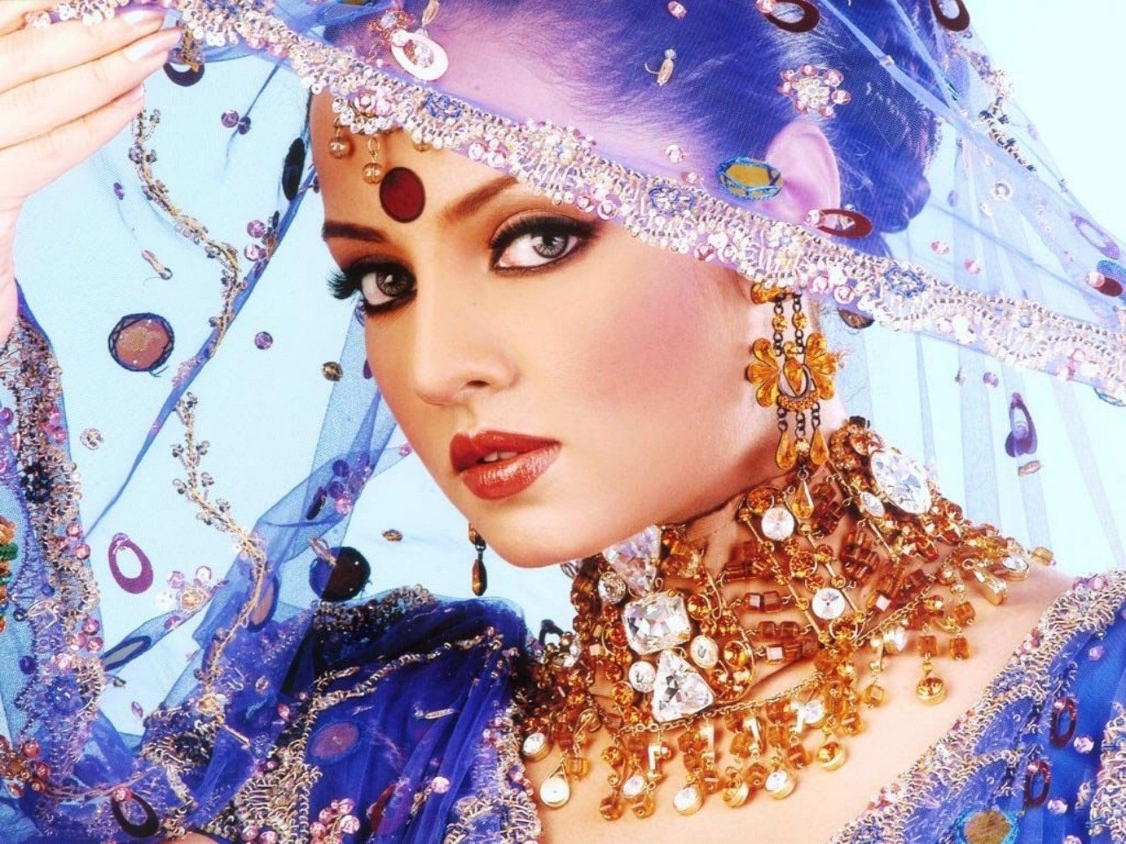 Beautiful Celina Jaitly Lovely Face .freewalldownload.com