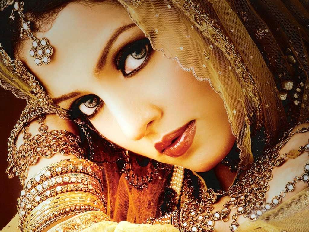 Celina Jaitly HD Wallpaper Free Downloadlab4photo.blogspot.com