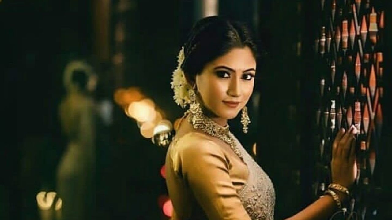 Bangladeshi Actress And Model Safa Kabirhal Khata.com