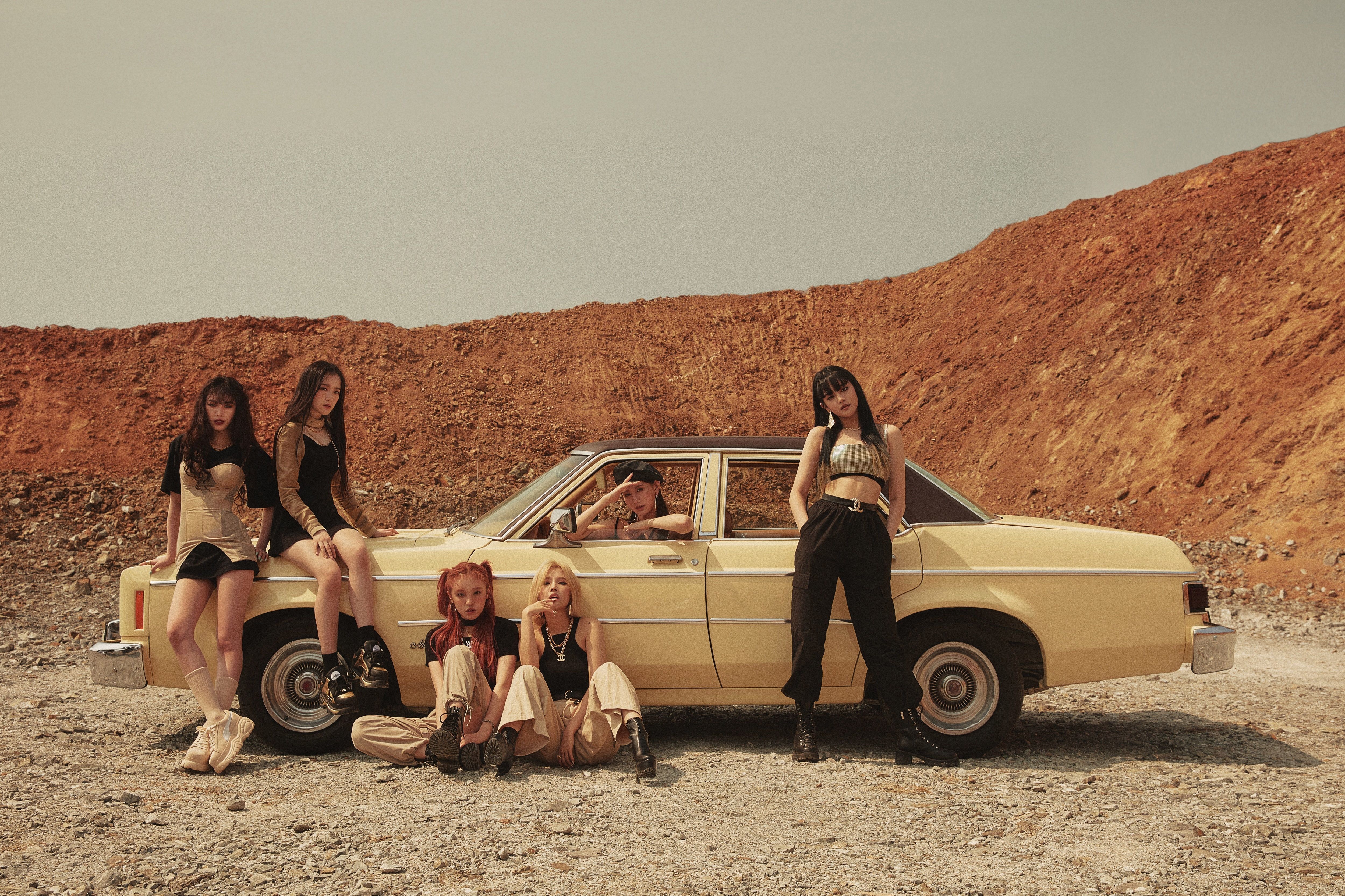 G Idle Wallpaper