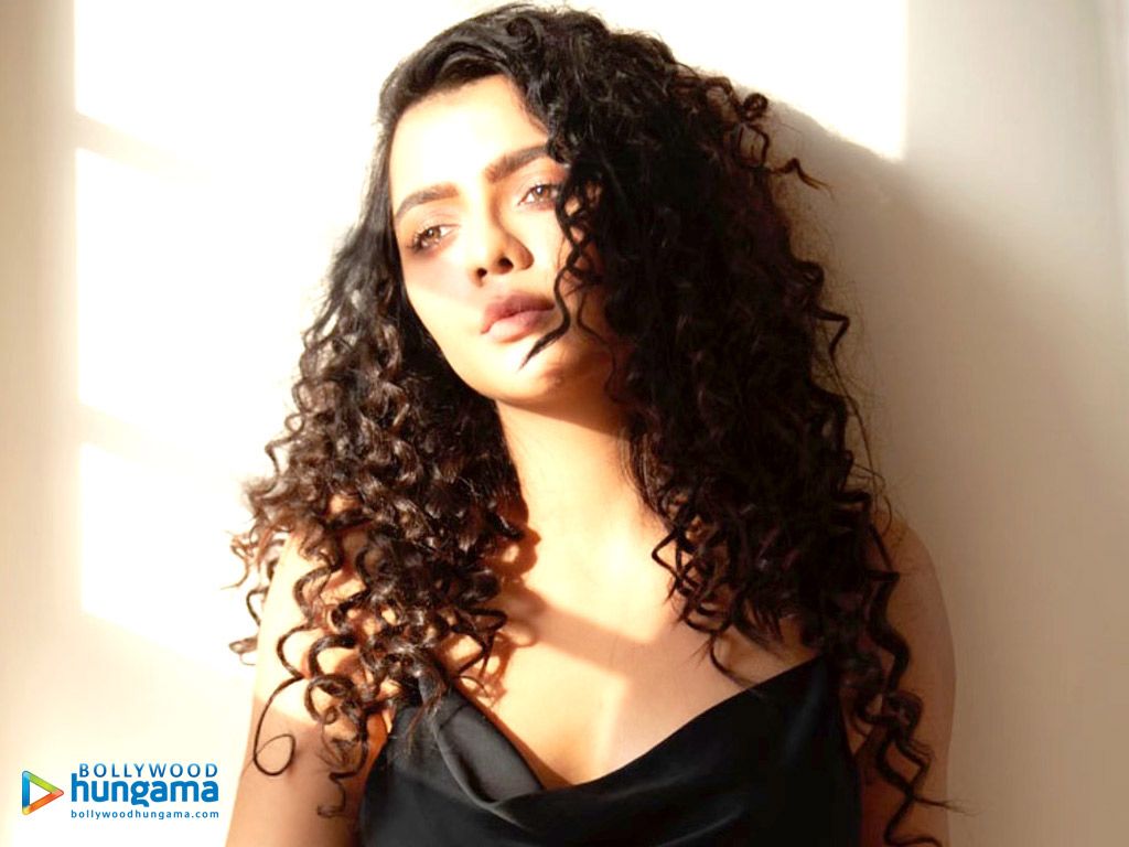 Ruhi Singh Wallpaper. Ruhi Singh 011 .bollywoodhungama.com