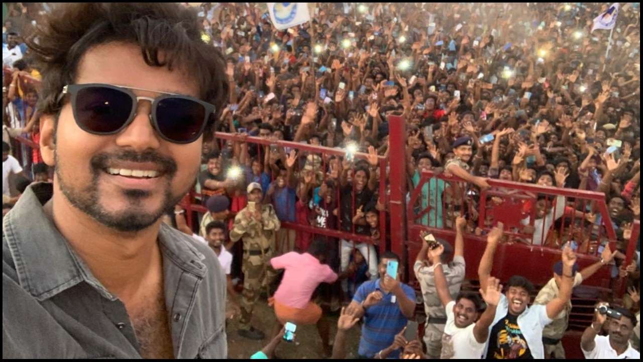 Actor Vijay poses with fans in Neyveli .dnaindia.com