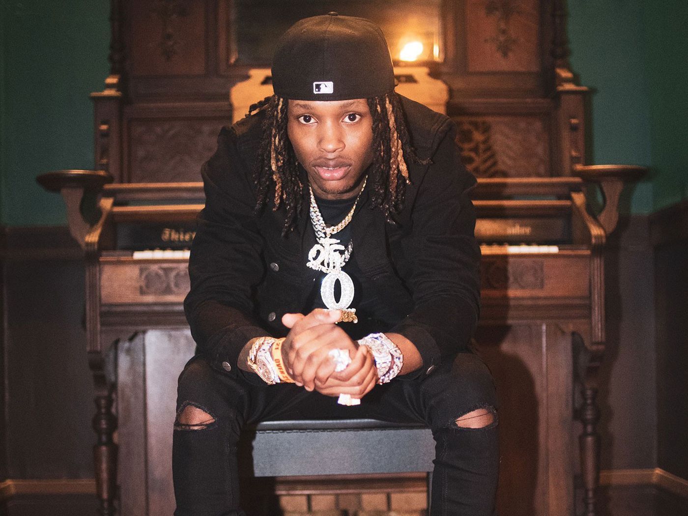 King Von's manager refutes Asian Doll's .revolt.tv