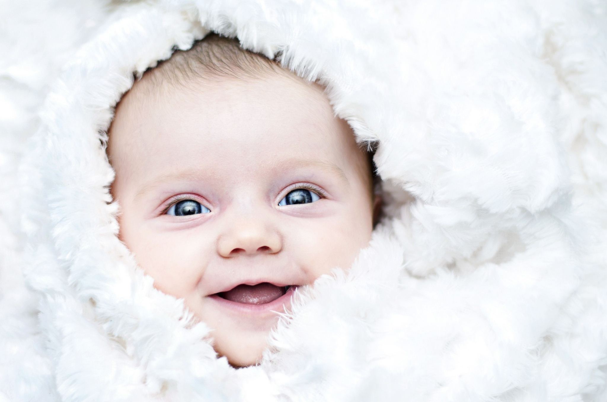 Cute Baby Photo With A Smile HD .vegiediet.blogspot.com