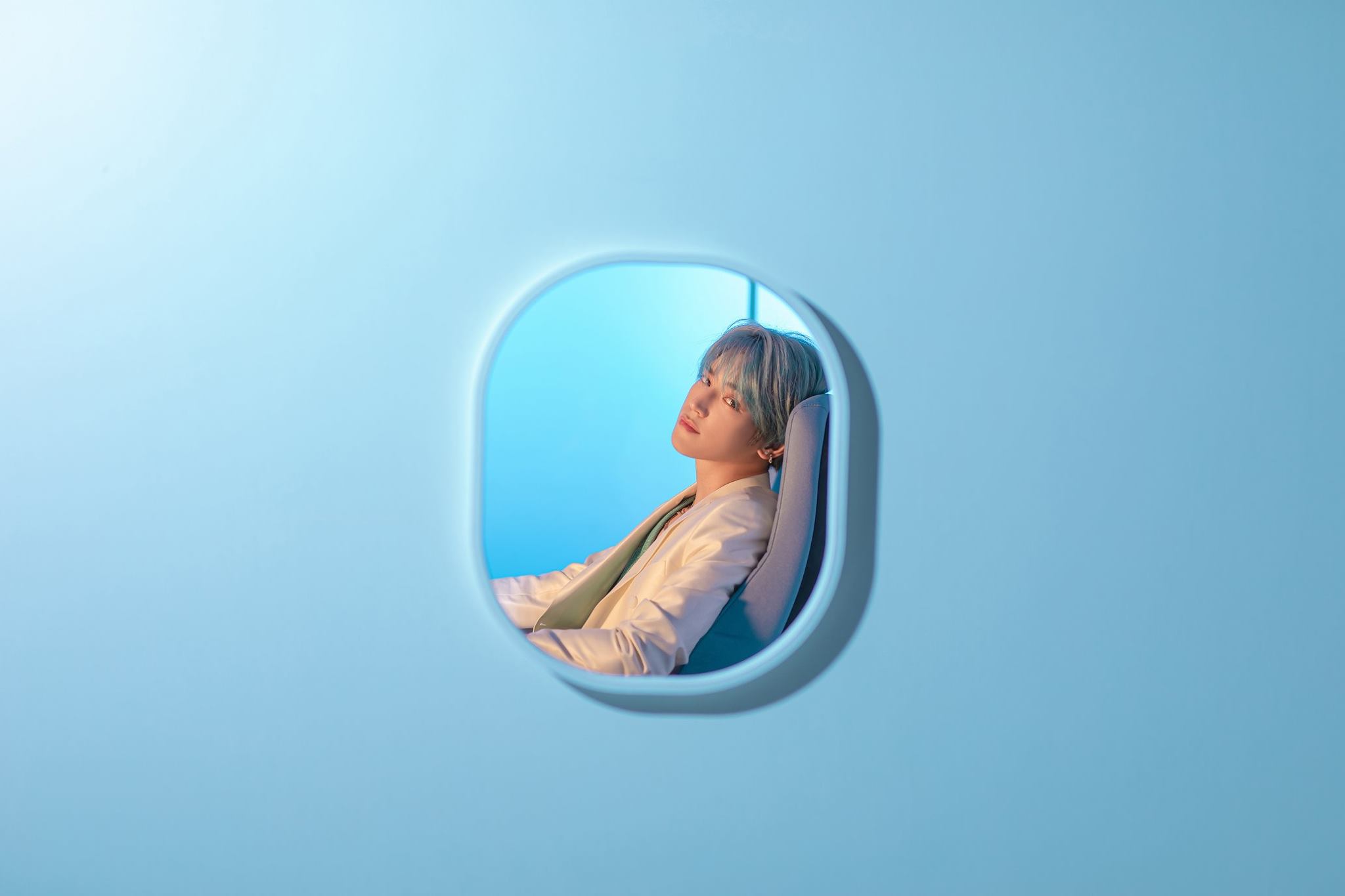 Taeyong Takes Fans on a “Long Flight .kpopchannel.tv