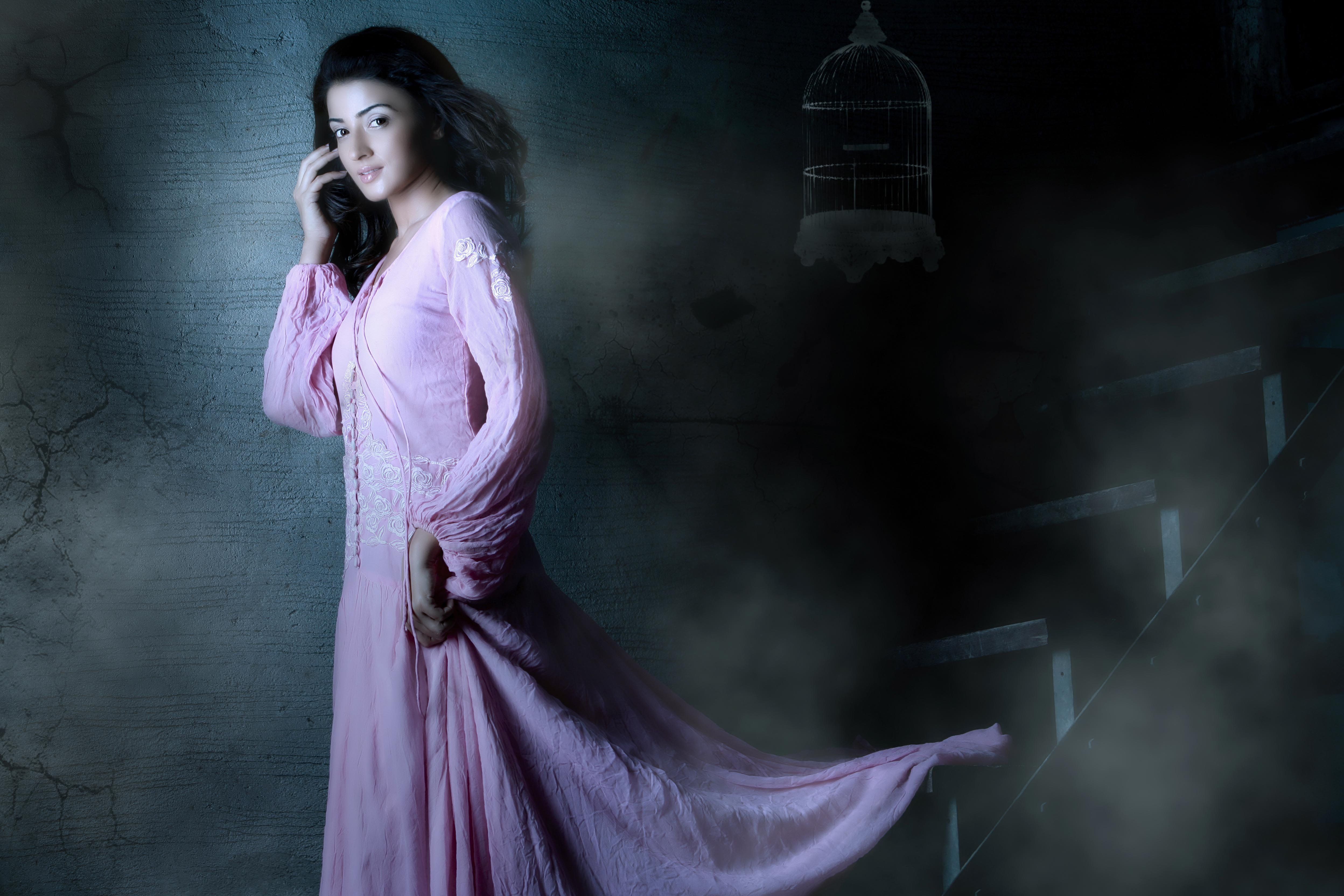 Suhasi Dhami bollywood actress model .wallpaperup.com