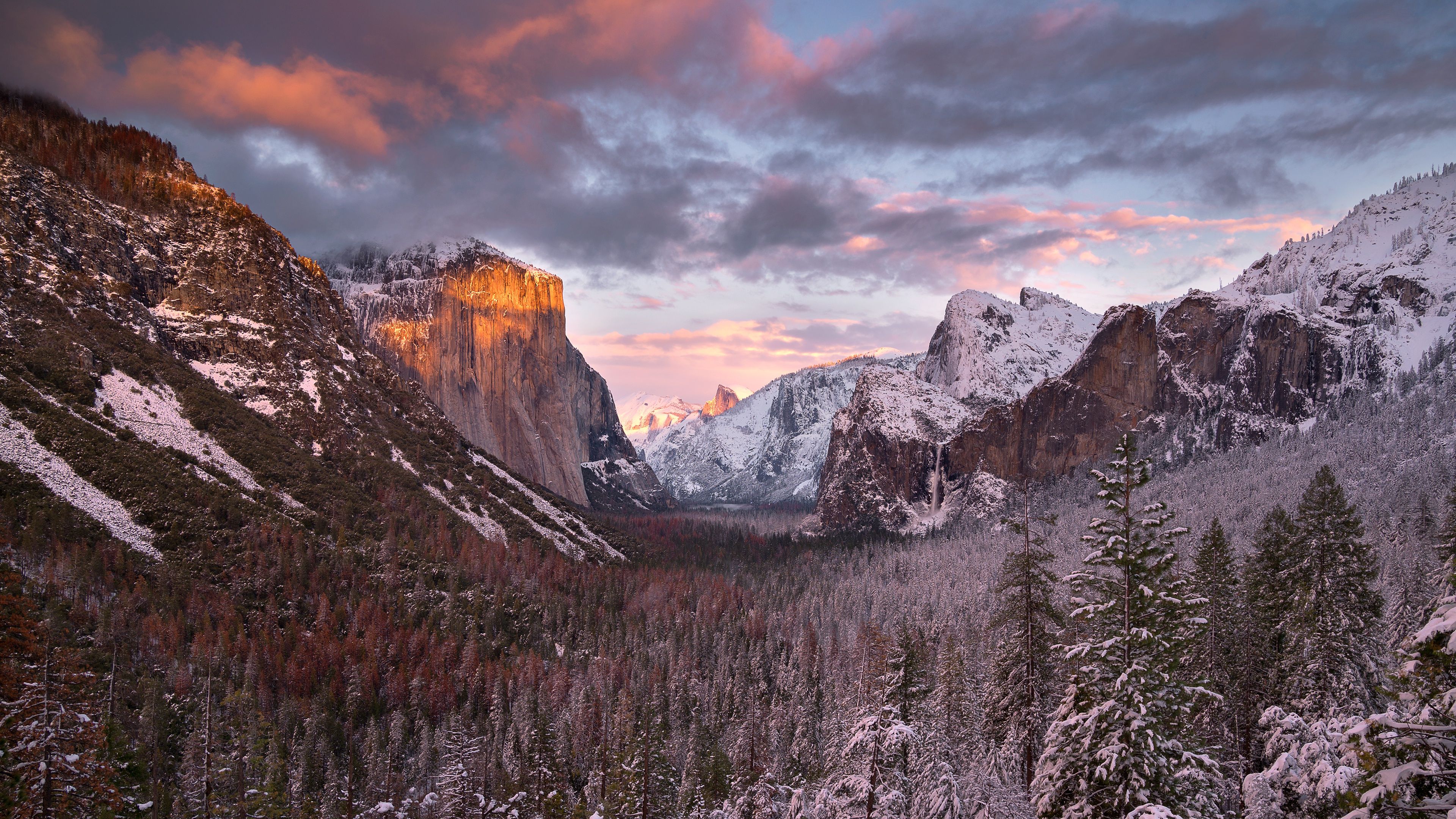 Hình nền 4K Thung lũng Yosemite: Với hình nền 4K tại Thung lũng Yosemite, bạn sẽ trải nghiệm được sự tuyệt vời của cảnh quan mà không cần phải đến đó. Bức tranh nền sẽ đưa bạn vào thế giới thiên nhiên nguyên sơ, nơi mà những dãy núi trùng điệp uốn lượn, những thác nước rơi kênh rất đẹp mắt và những rừng cây rậm rạp. Hãy tận hưởng cảm giác này cùng với chúng tôi.