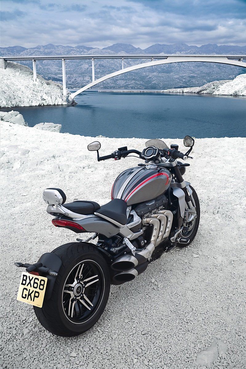 Triumph Rocket Photo, Picture Pics .topspeed.com