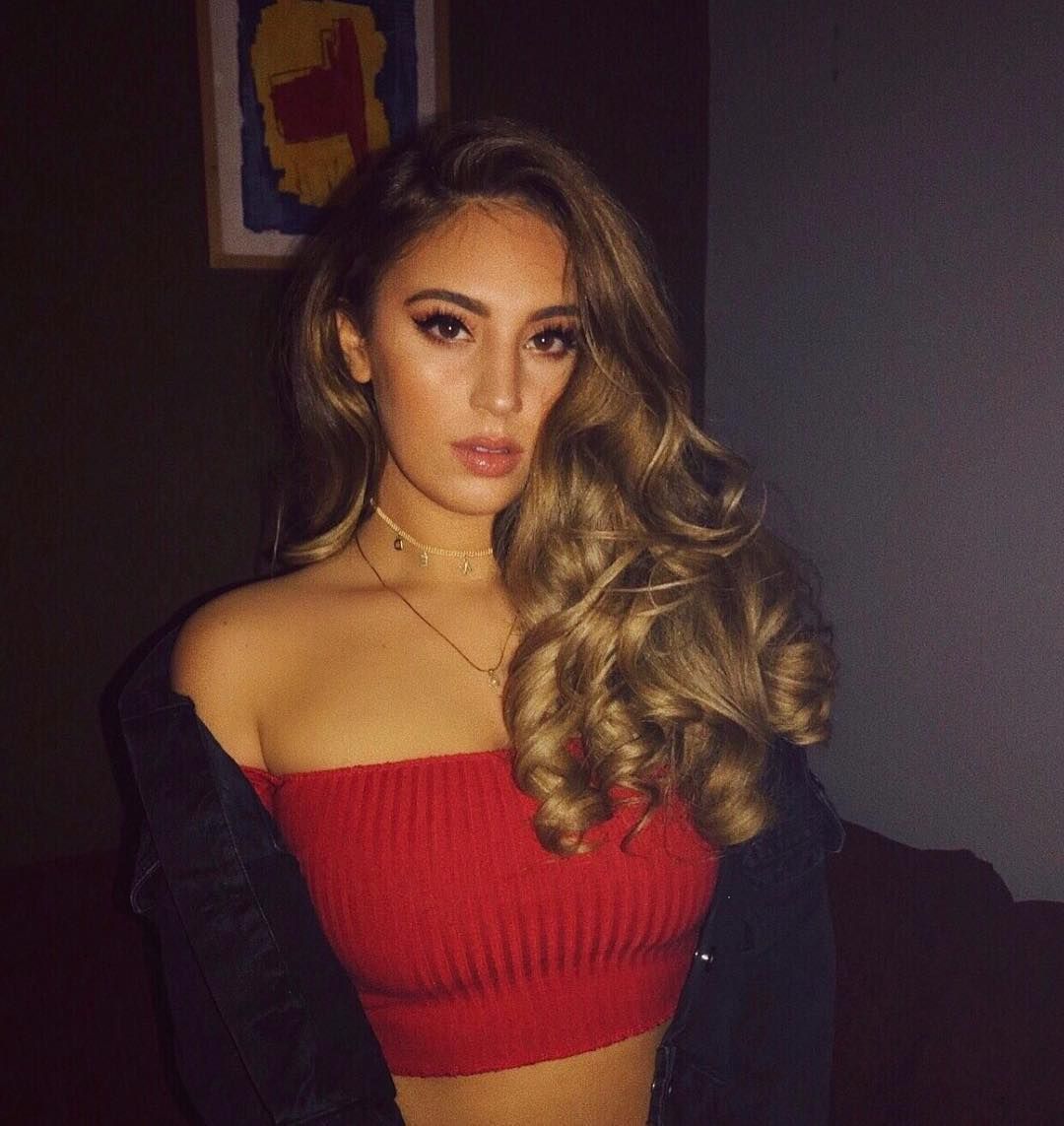 Alina Baraz. Cool hairstyles, Pretty .com