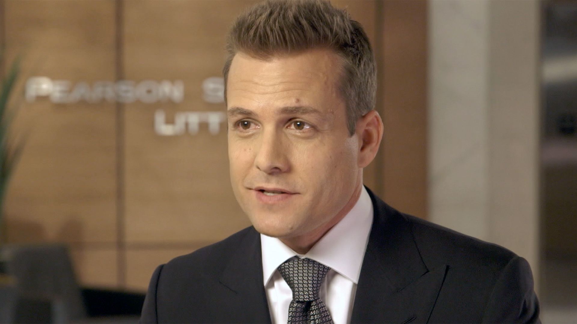Harvey aged very quickly. Looks quite young in Season 1 (Rachel also aged  super quickly, looks nothing like she did in S1) : r/suits
