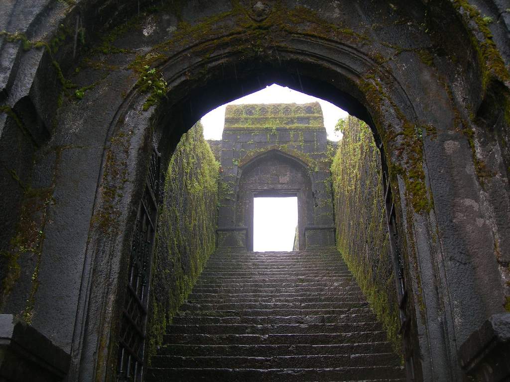 Raigad Fort to be conserved .edexlive.com