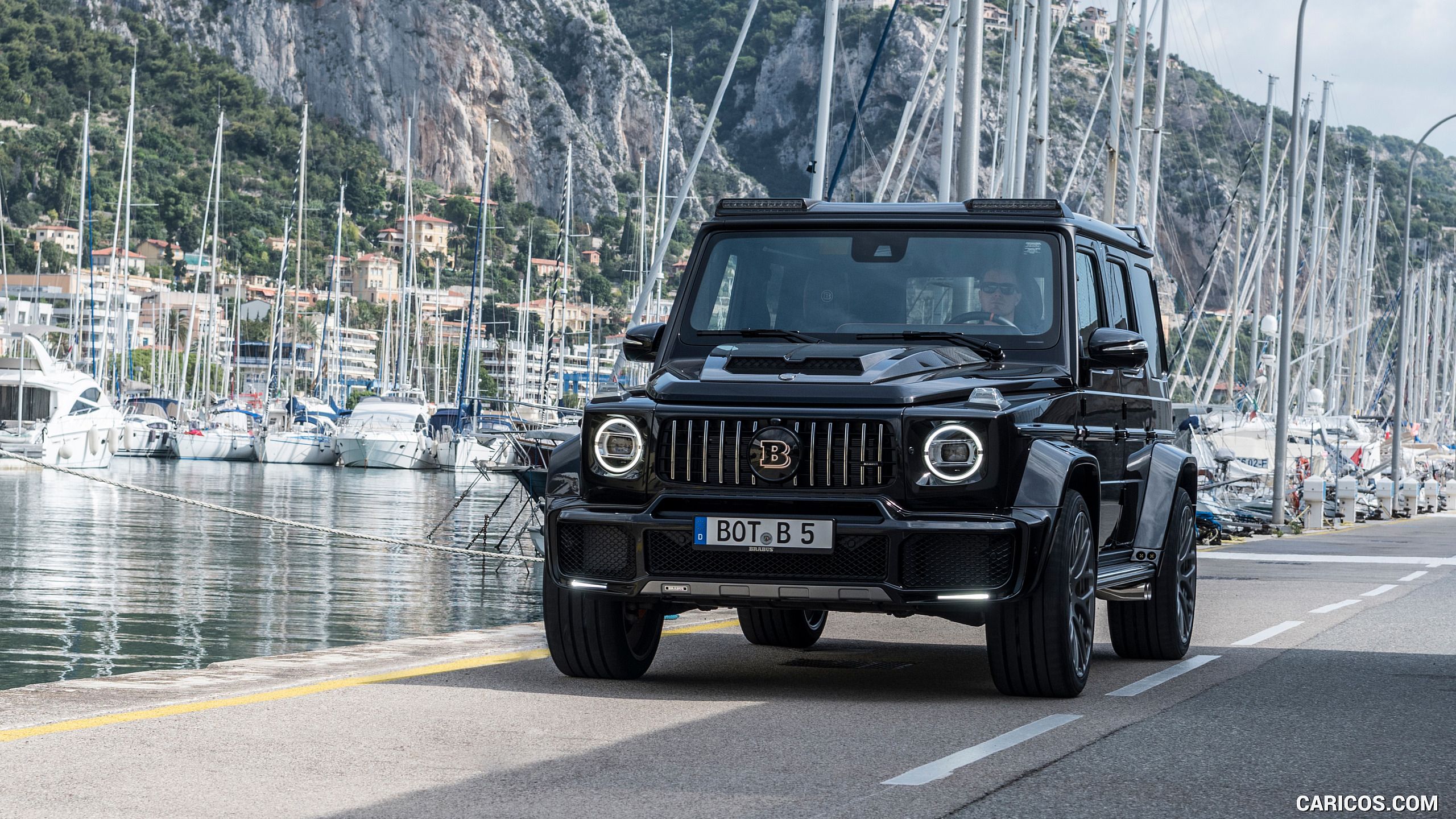 BRABUS 700 Widestar based on .caricos.com