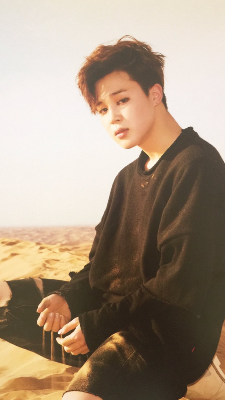 BTS Summer Package Dubai Desert Photo .bts Lockscreenss.tumblr.com