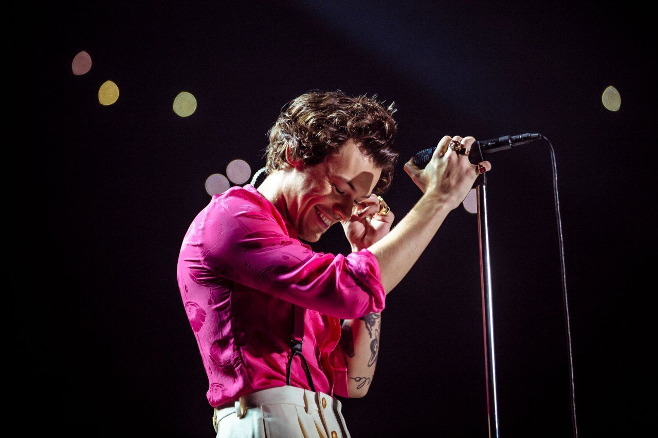 Harry Styles at the Forum in Los .com
