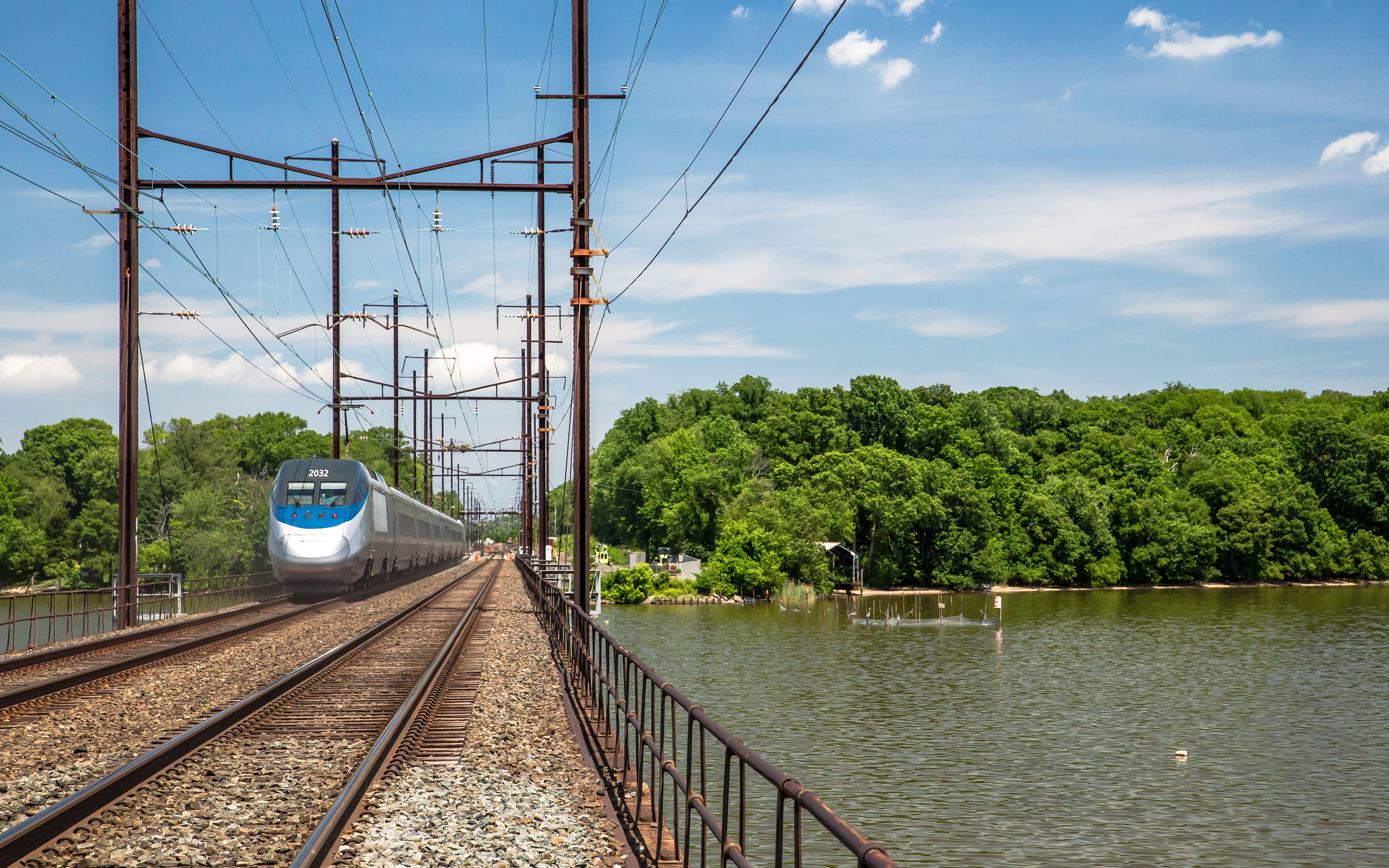Pictureque Views of Amtrak Trains .media.amtrak.com
