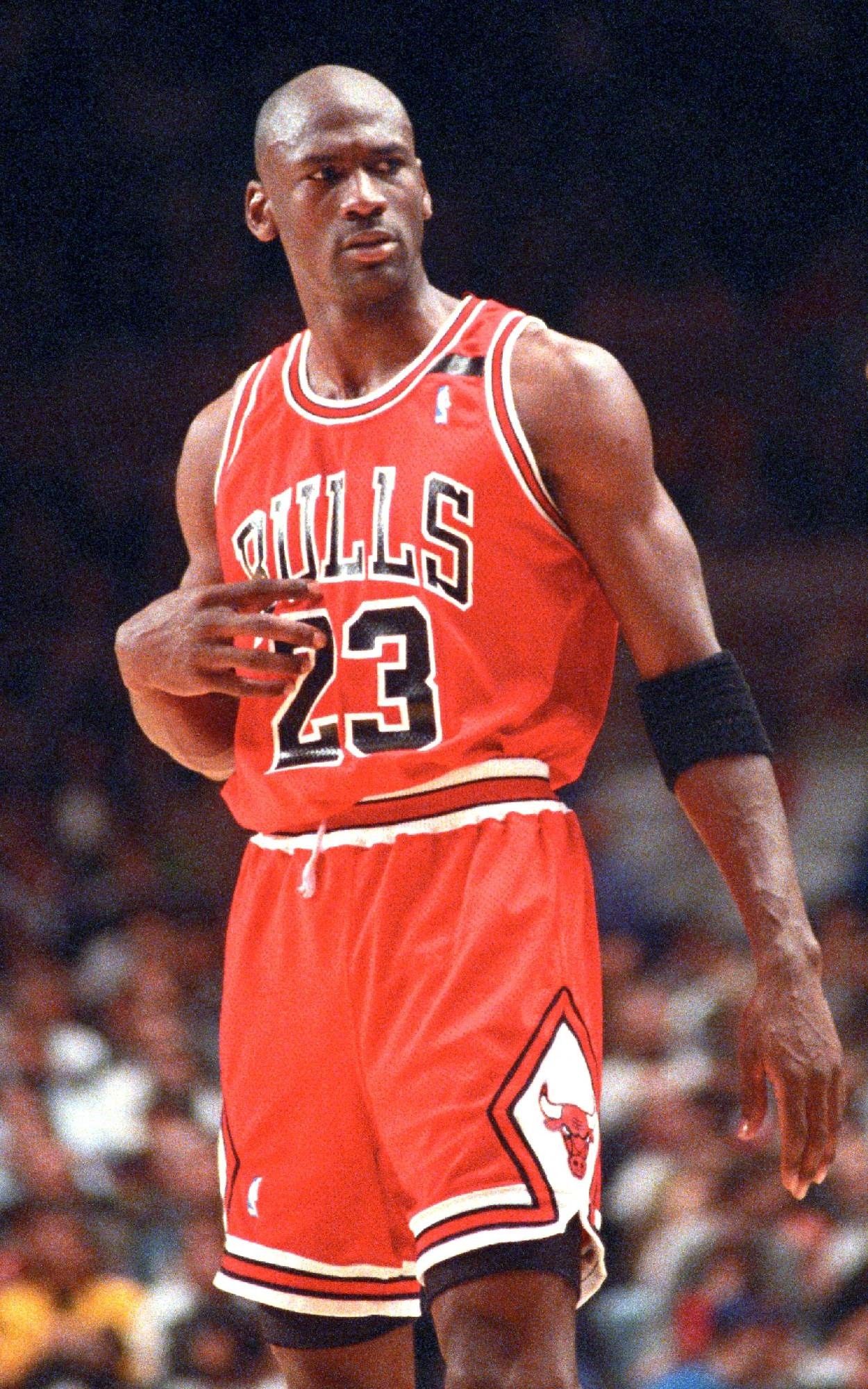 iPhone Basketball Wallpaper Michael Jordanwalpaperlist.com