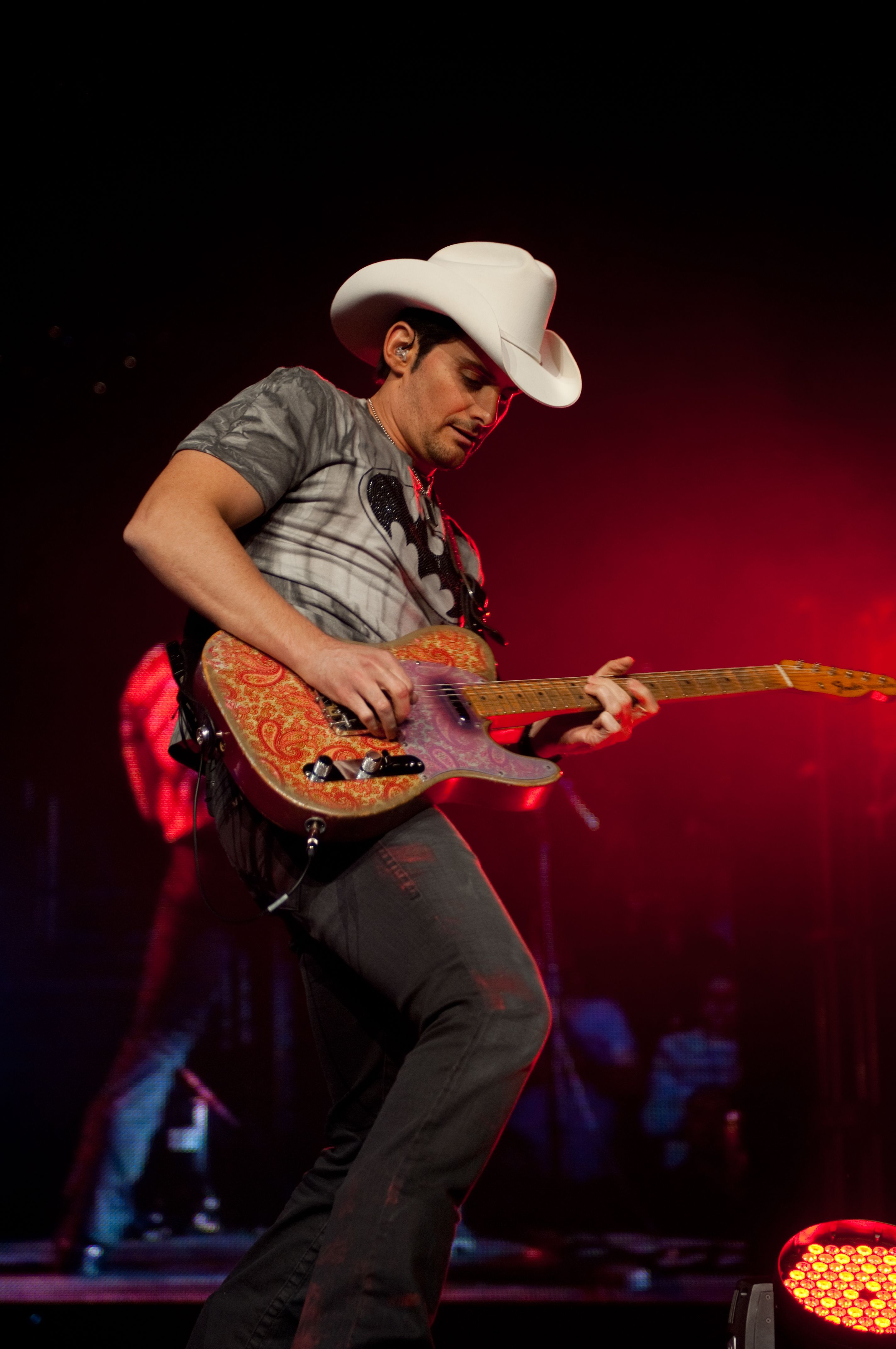 Brad Paisley 6 3