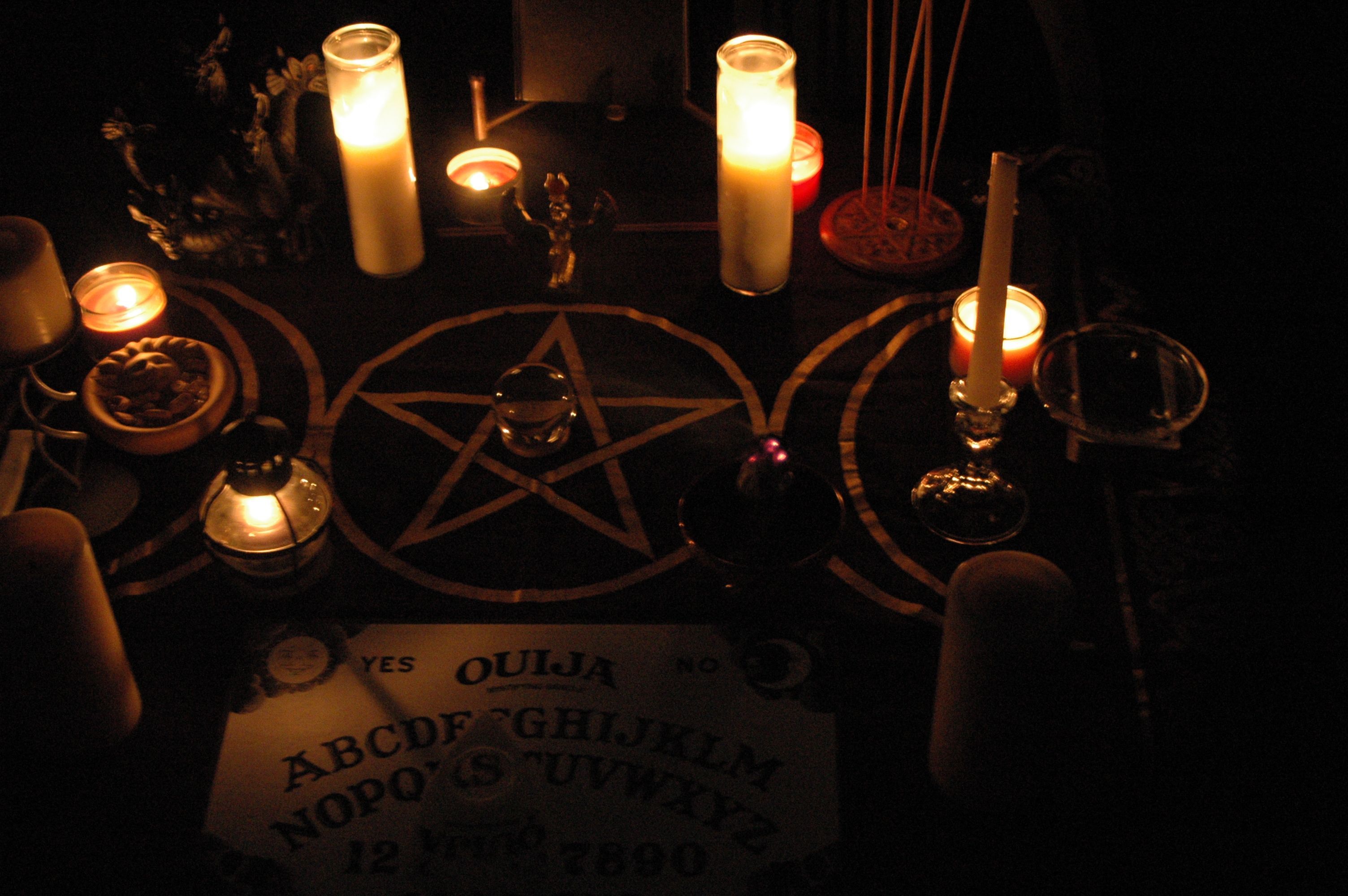 Paganism Photo: Altar. Samhain altar .com